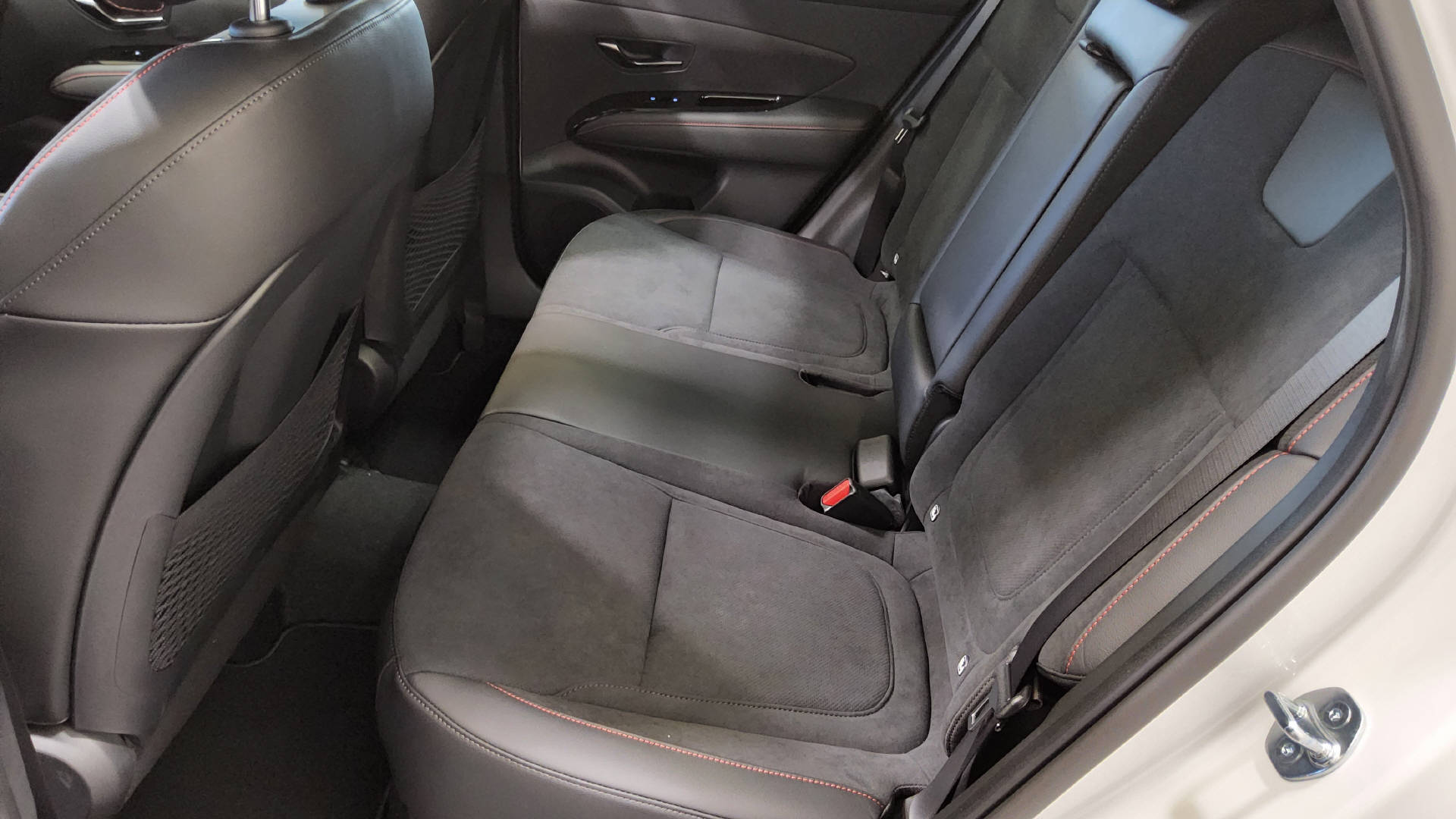 HYUNDAI Tucson 1.6 T-GDi HEV N-Line 4WD-image-21
