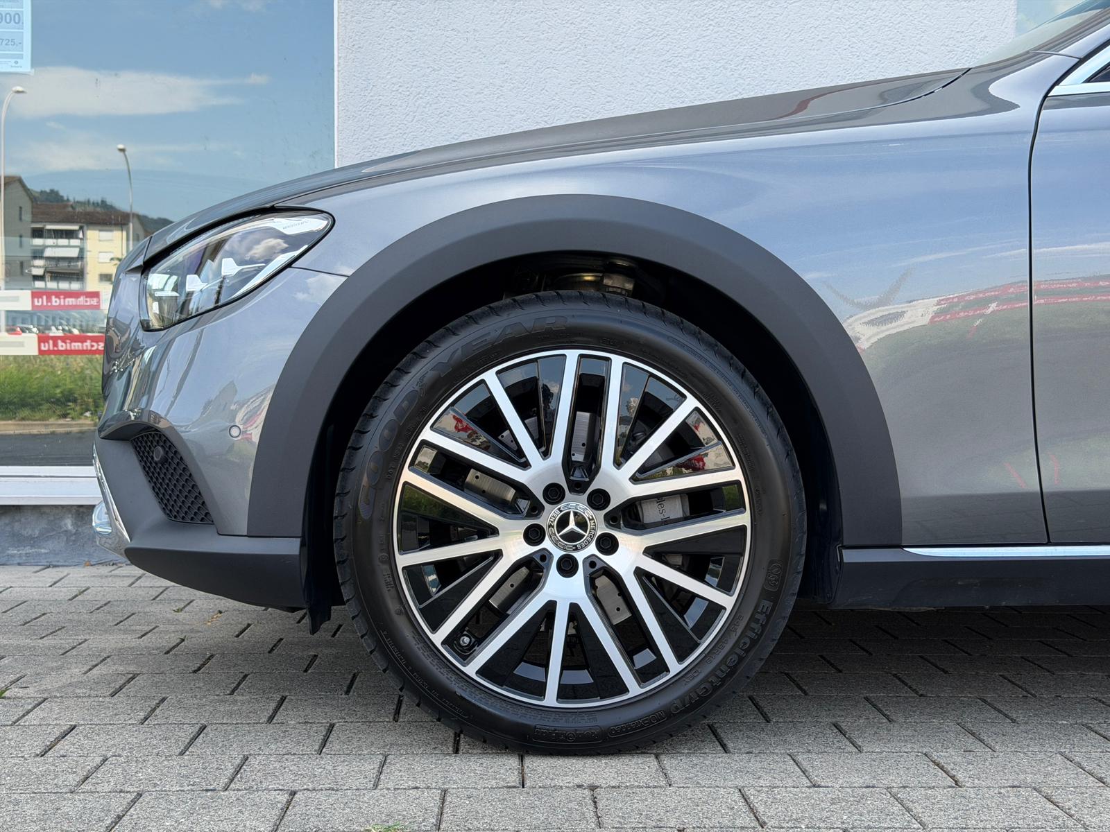 MERCEDES-BENZ E 220 d All-Terrain 4Matic Exclusive 9G-Tronic *Luftfahrwerk*-image-5