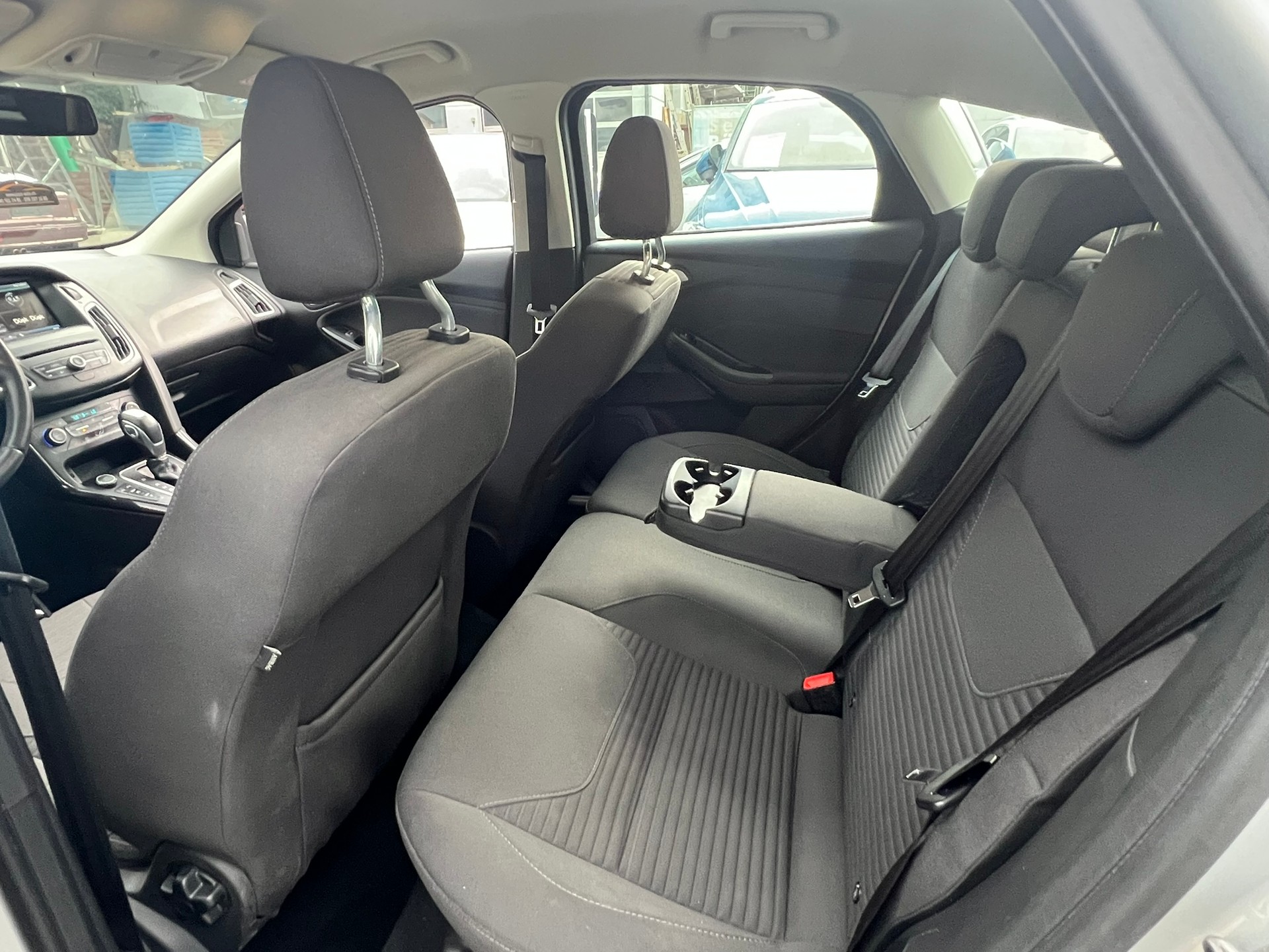 FORD Focus 1.5 SCTi Titanium Automatic-image-9