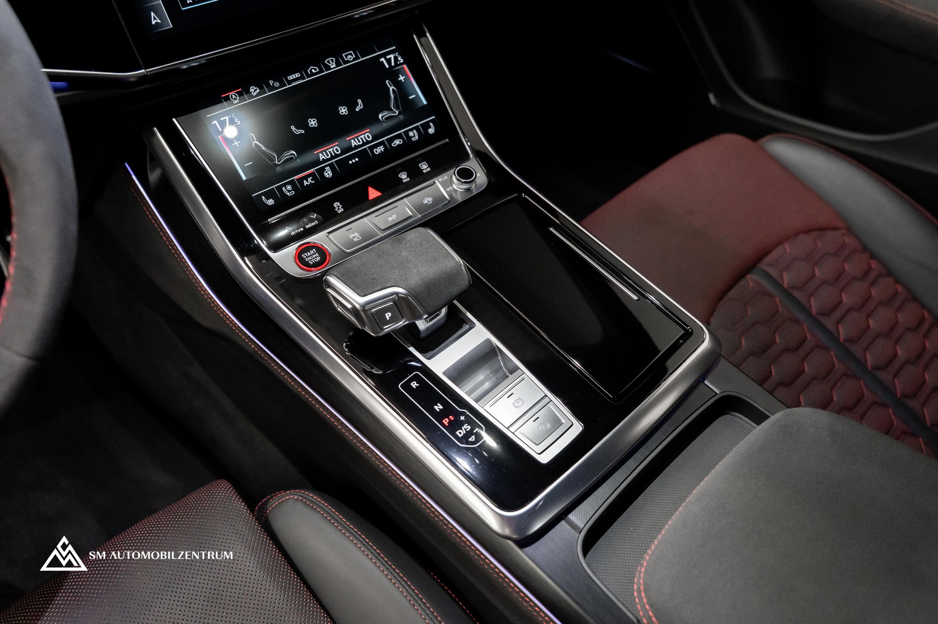 AUDI RS Q8 performance quattro / 305 Km/H / Carbon Exterieur / 360° / Sitzbelüftung / Massage / OLED-image-30