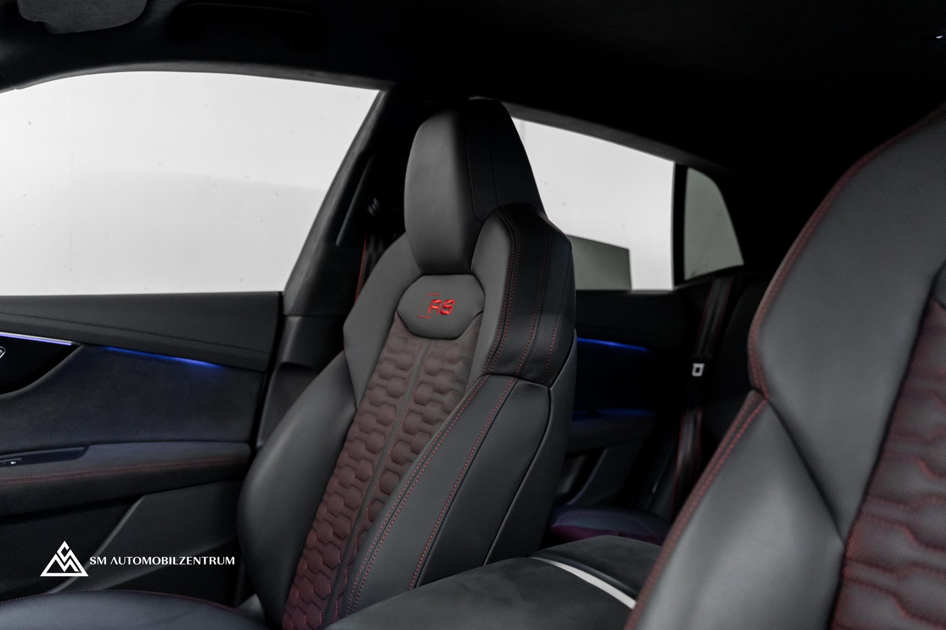 AUDI RS Q8 performance quattro / 305 Km/H / Carbon Exterieur / 360° / Sitzbelüftung / Massage / OLED-image-21