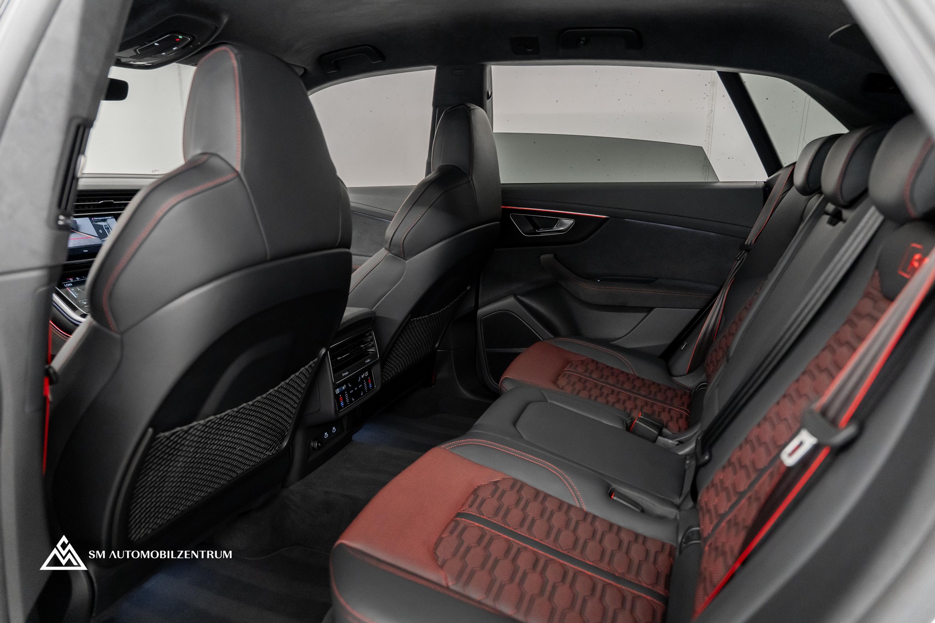 AUDI RS Q8 performance quattro / 305 Km/H / Carbon Exterieur / 360° / Sitzbelüftung / Massage / OLED-image-44