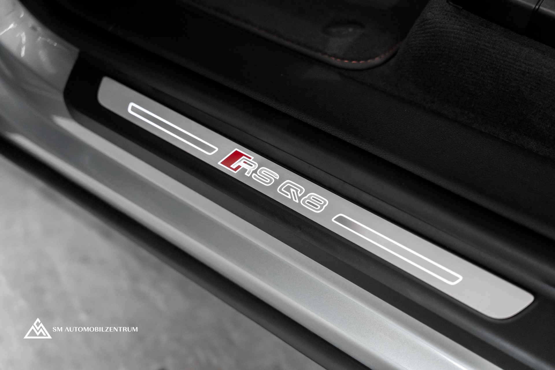 AUDI RS Q8 performance quattro / 305 Km/H / Carbon Exterieur / 360° / Sitzbelüftung / Massage / OLED-image-23