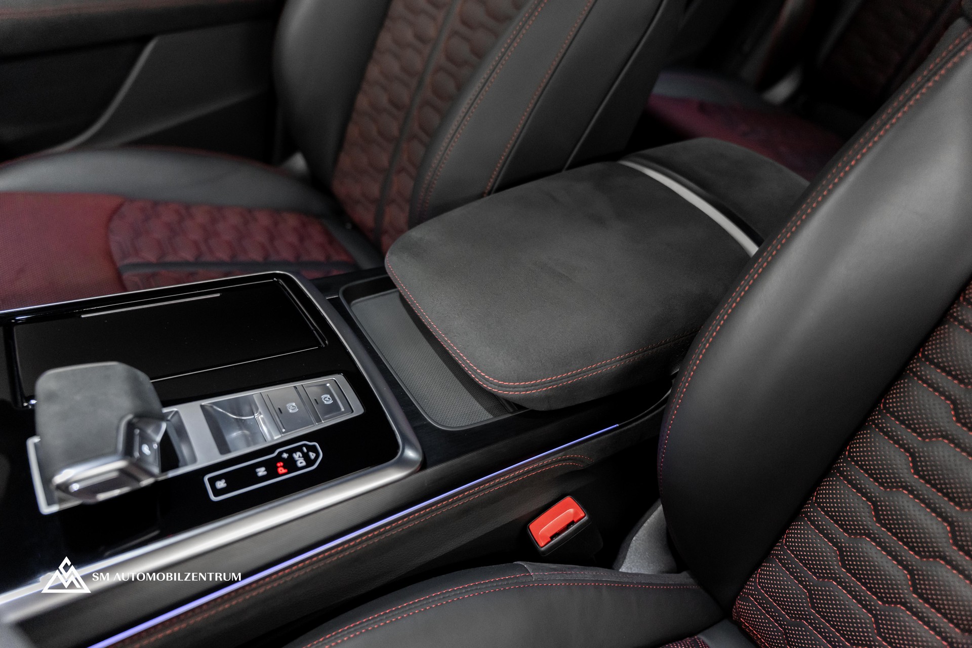 AUDI RS Q8 performance quattro / 305 Km/H / Carbon Exterieur / 360° / Sitzbelüftung / Massage / OLED-image-22