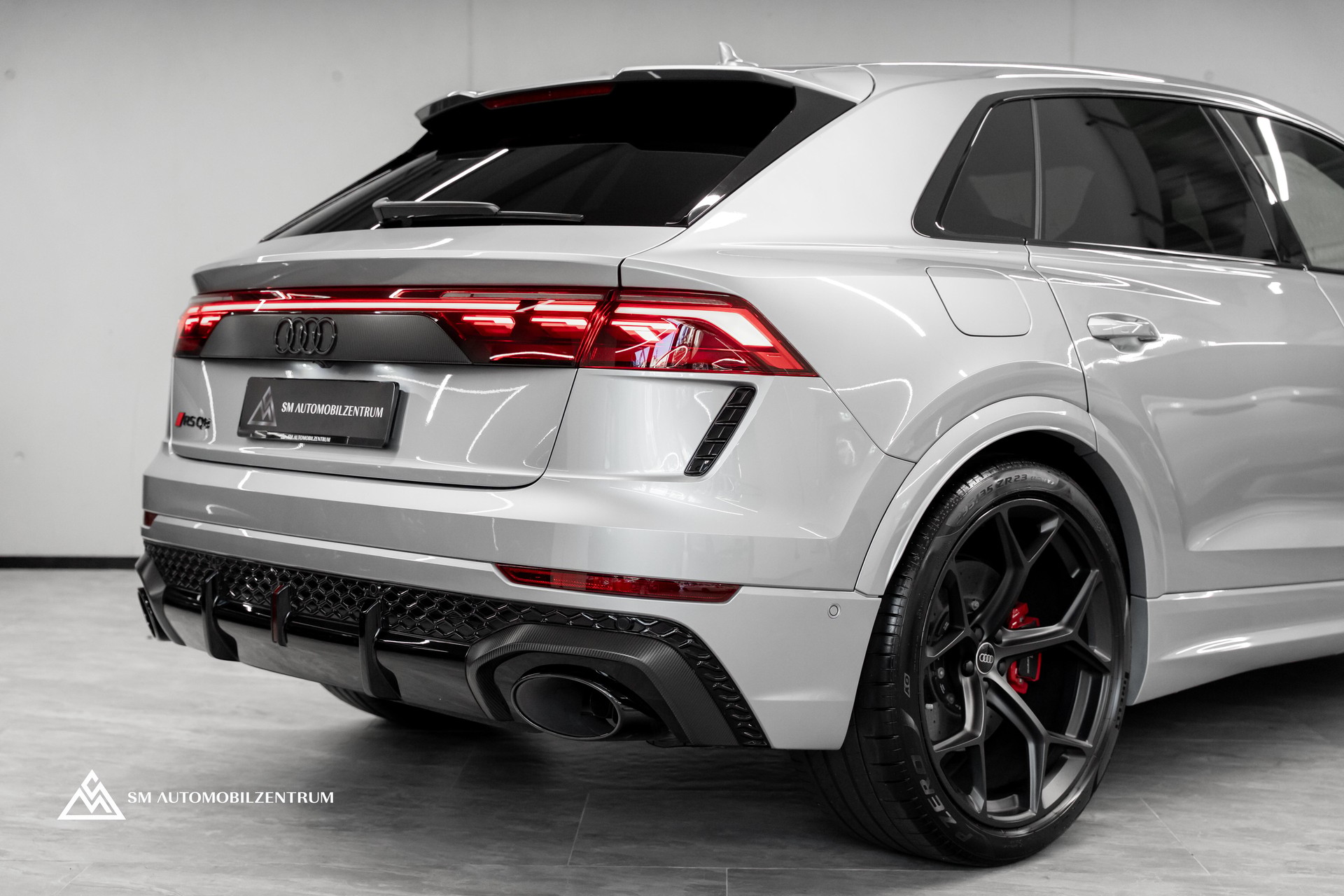 AUDI RS Q8 performance quattro / 305 Km/H / Carbon Exterieur / 360° / Sitzbelüftung / Massage / OLED-image-9