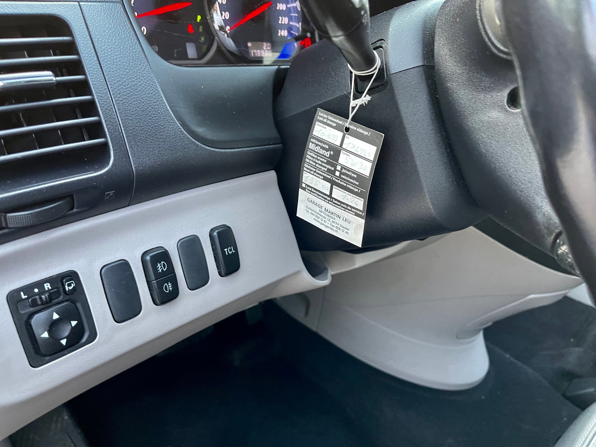 MITSUBISHI Grandis 2.4 16V Executive-image-25
