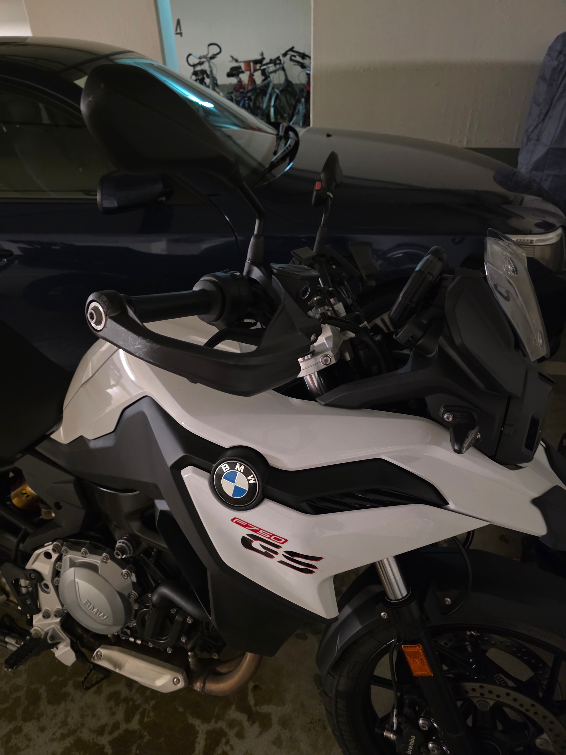 BMW F 750 GS (35kW)-image-1