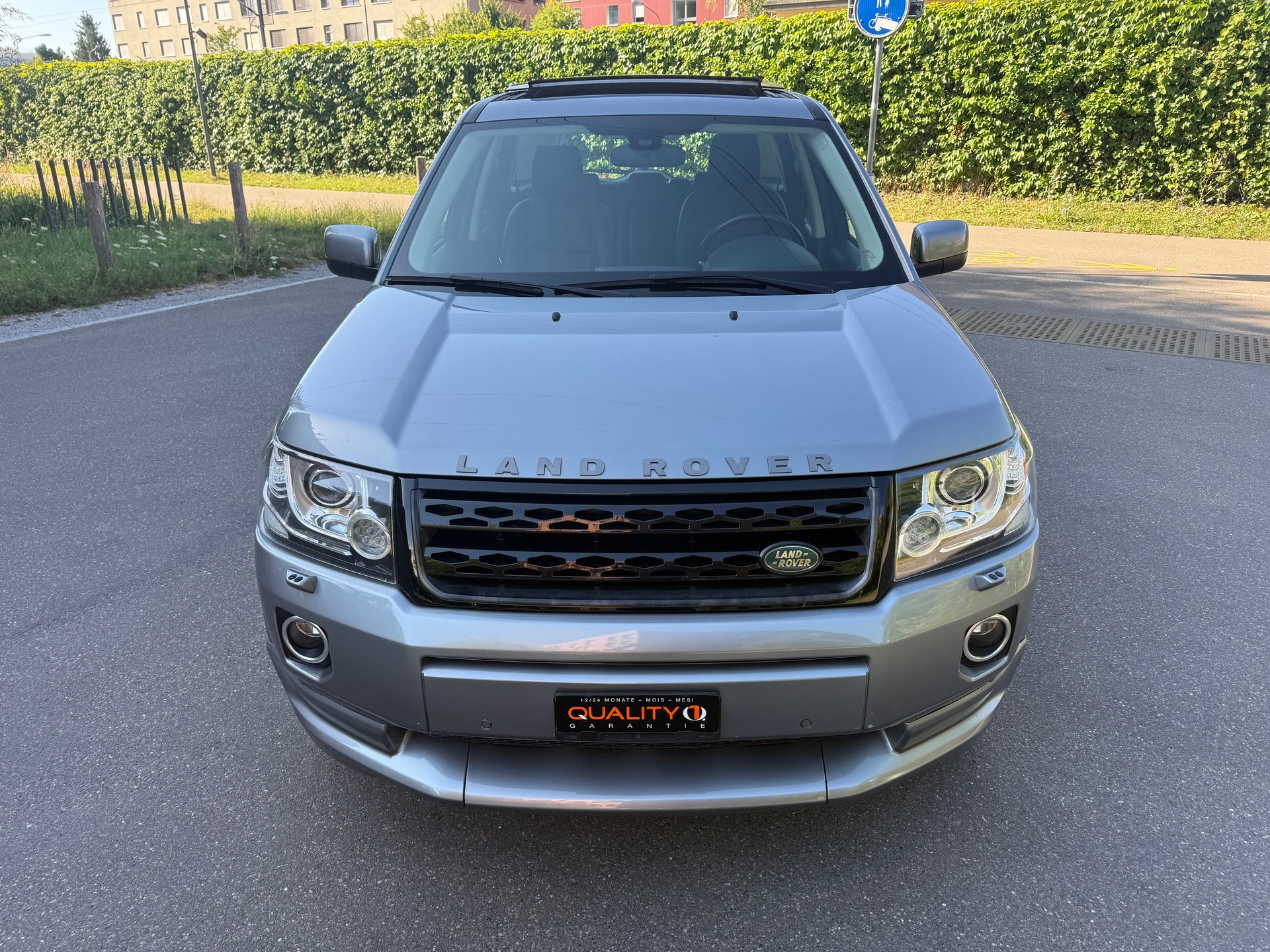 LAND ROVER Freelander 2.2 SD4 HSE Automatic-showroom-element-3