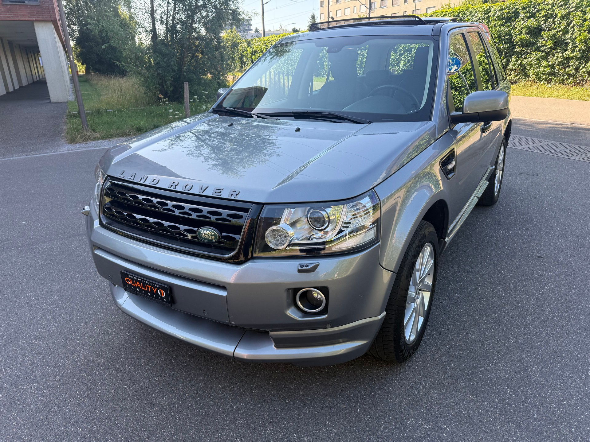 LAND ROVER Freelander 2.2 SD4 HSE Automatic-showroom-element-2