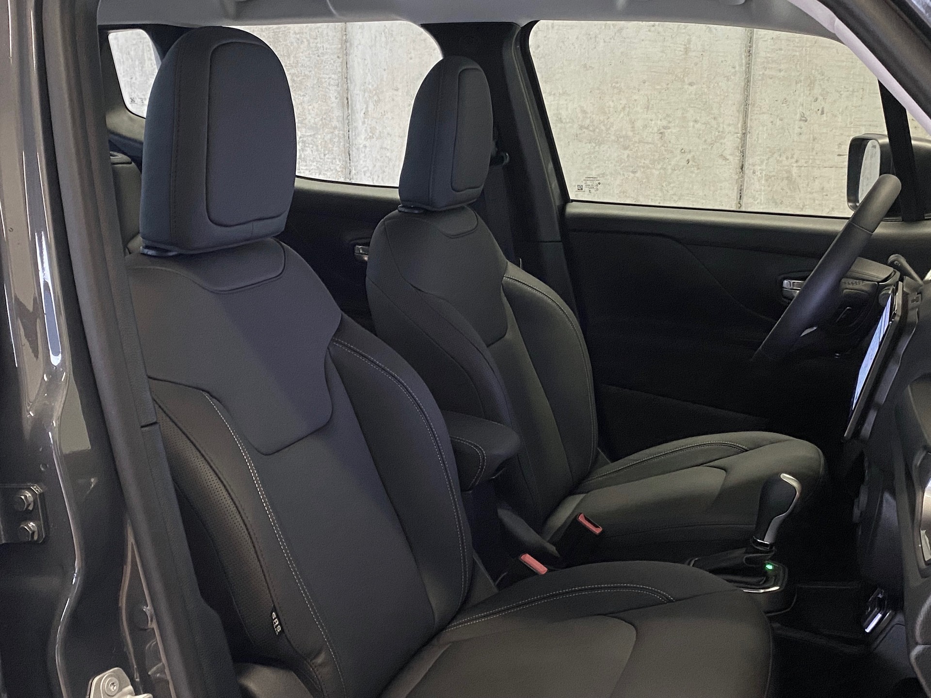 JEEP Renegade *1.5 MilHybrid*Swiss*Summit*-showroom-element-3