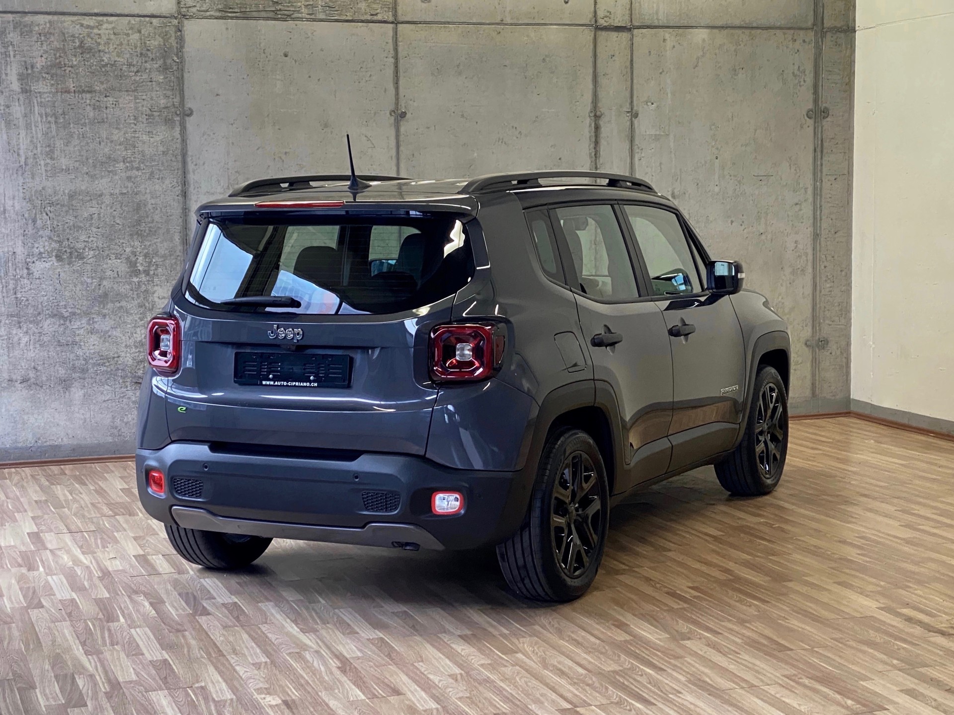 JEEP Renegade *1.5 MilHybrid*Swiss*Summit*-showroom-element-2