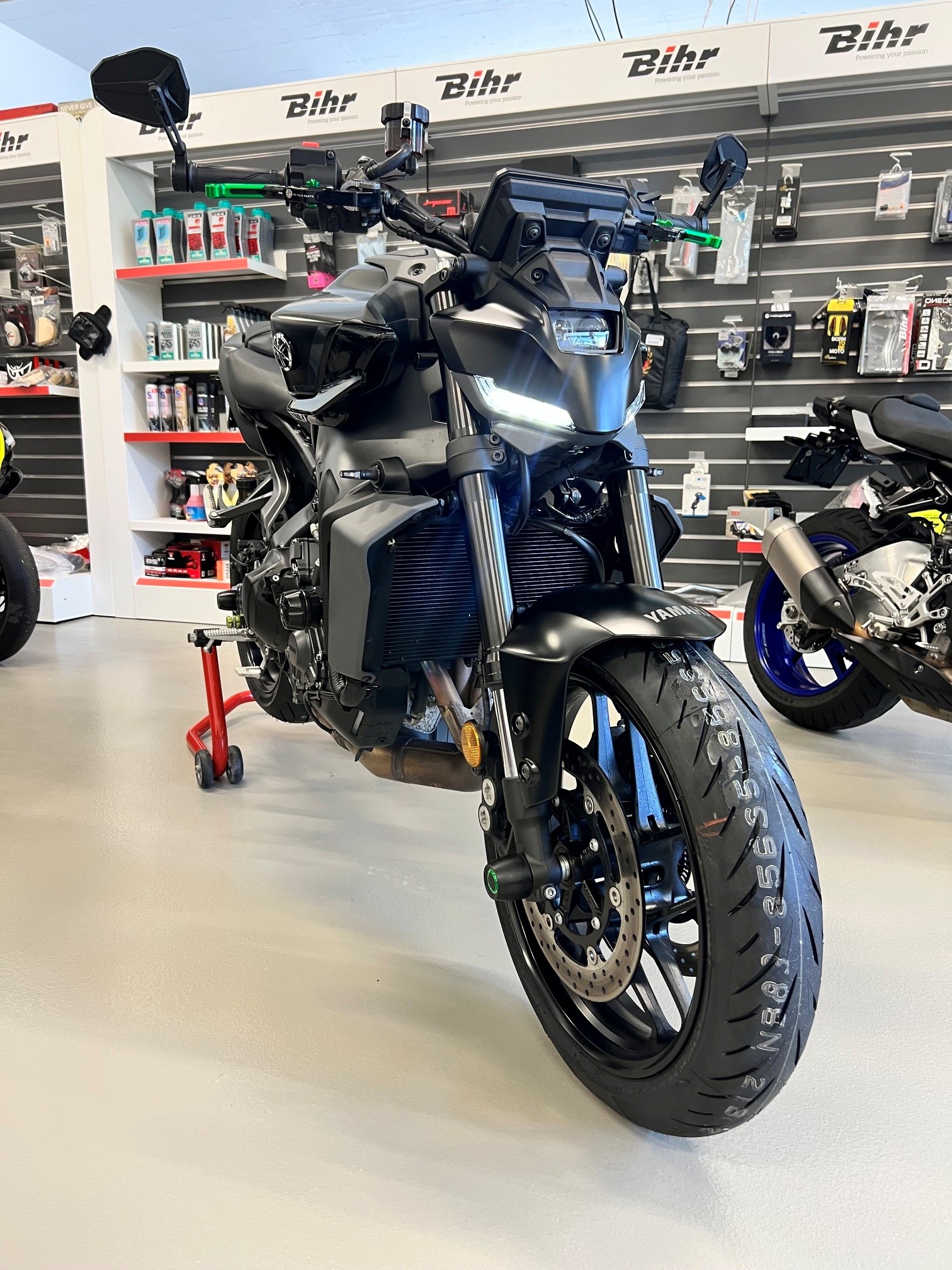 YAMAHA MT-09-image-1