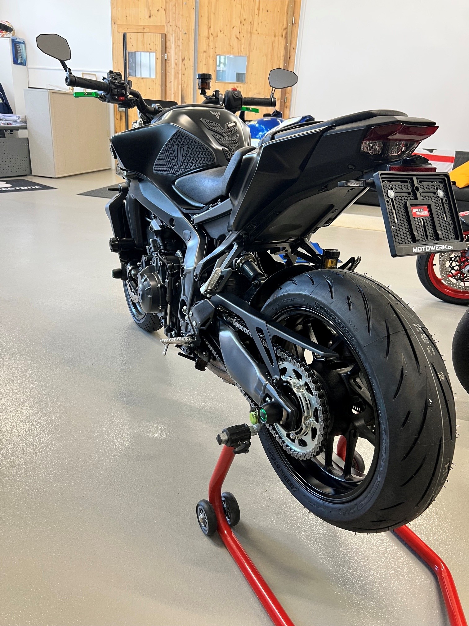 YAMAHA MT-09-image-6