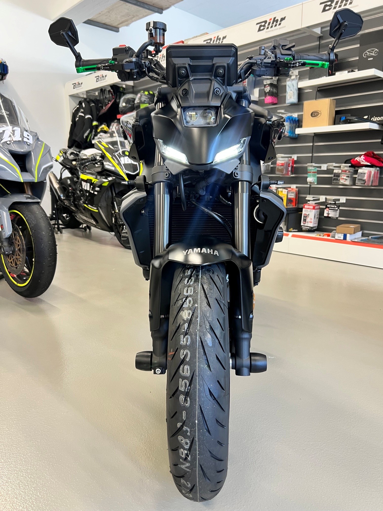 YAMAHA MT-09-image-2