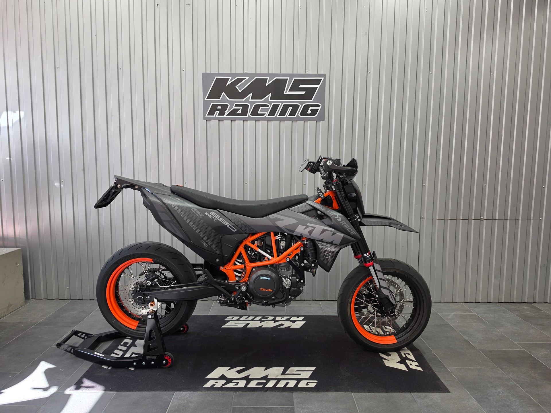 KTM 690 SMC R-image-0