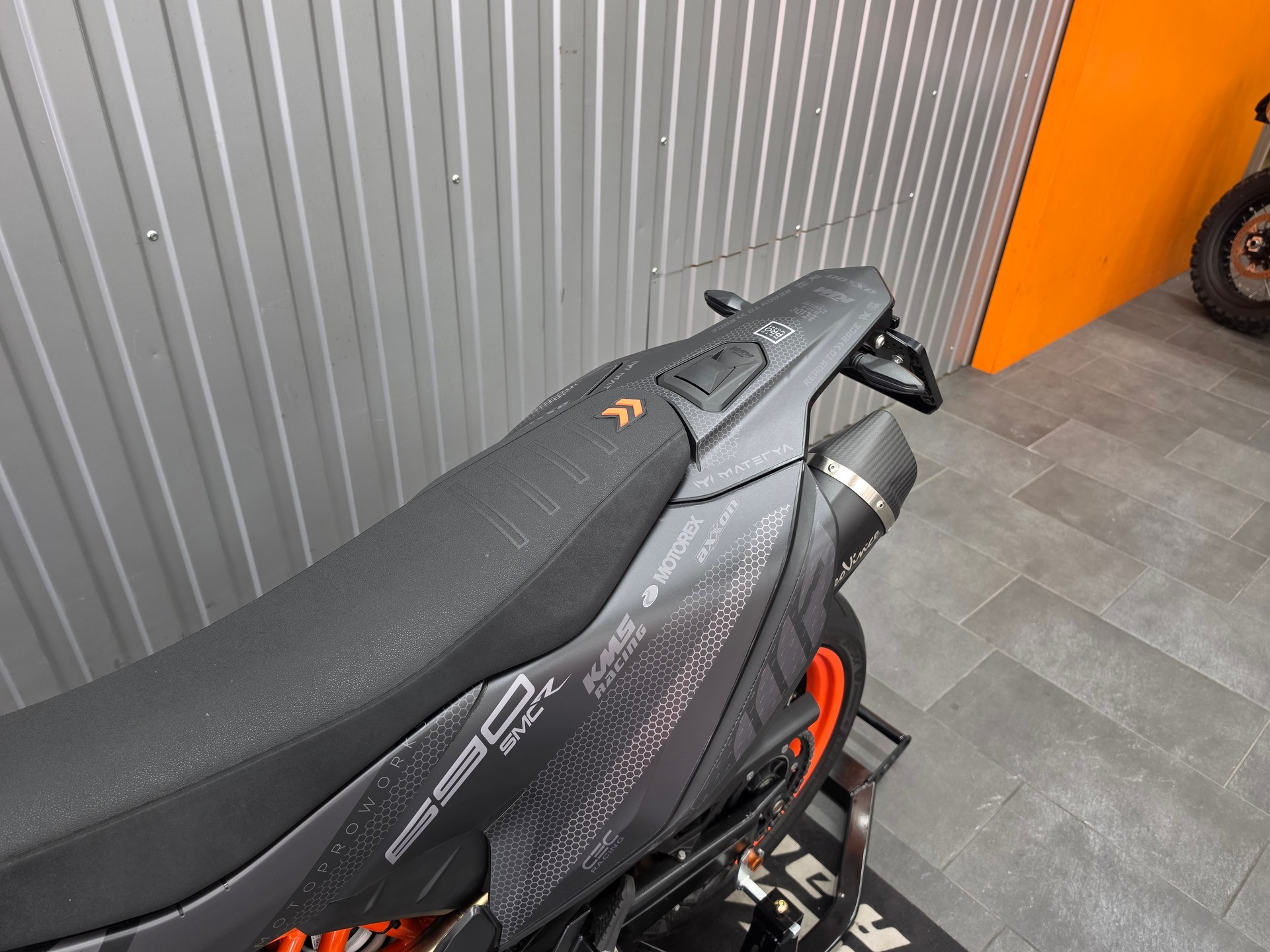 KTM 690 SMC R-image-8