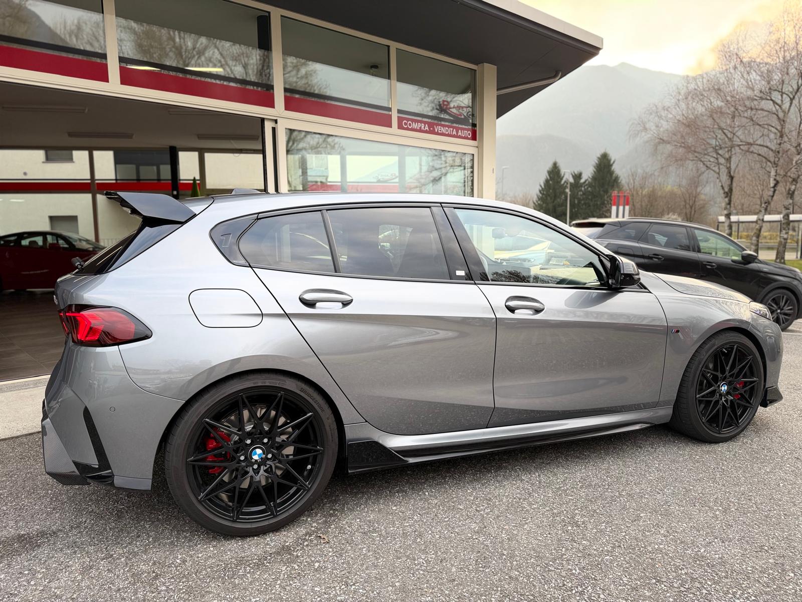 BMW M135 xDrive M Sport Pro *50 Years Edition*-image-9