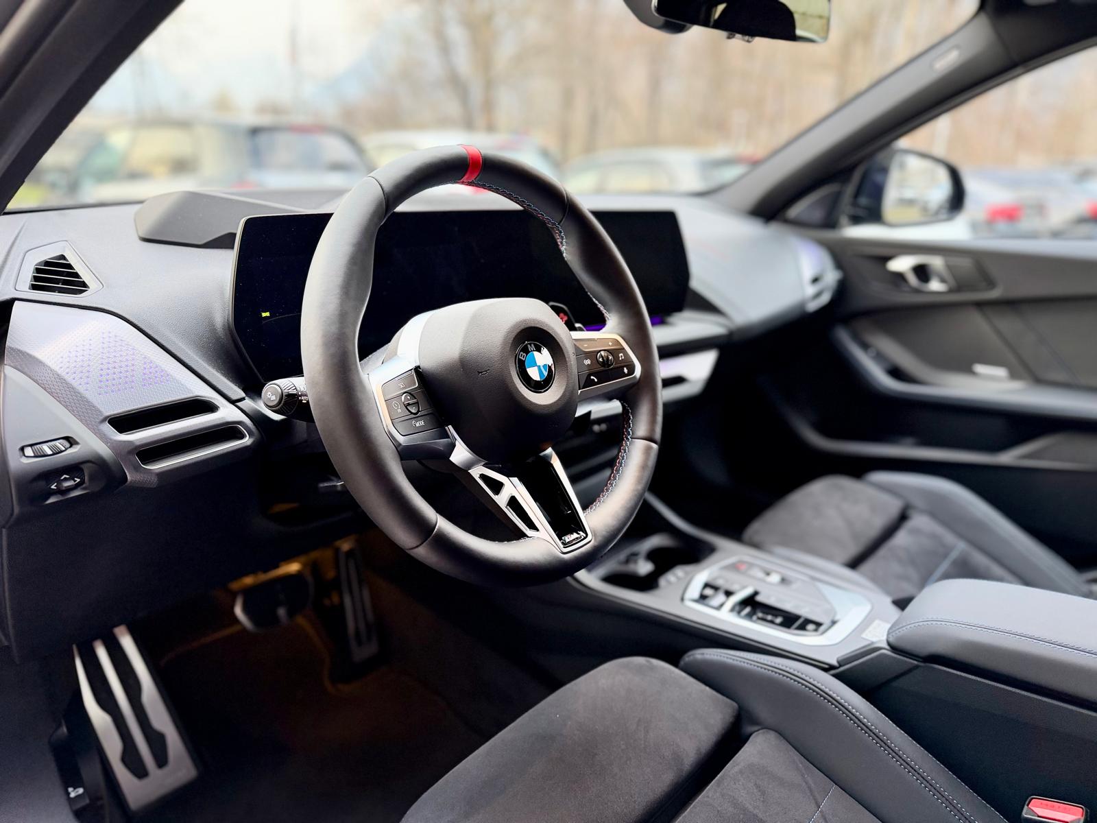 BMW M135 xDrive M Sport Pro *50 Years Edition*-image-12