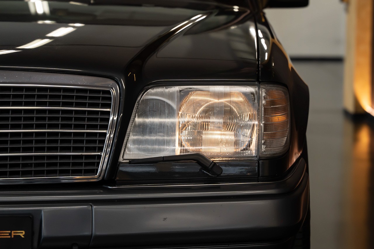 MERCEDES-BENZ E 320 Cabrio-image-9