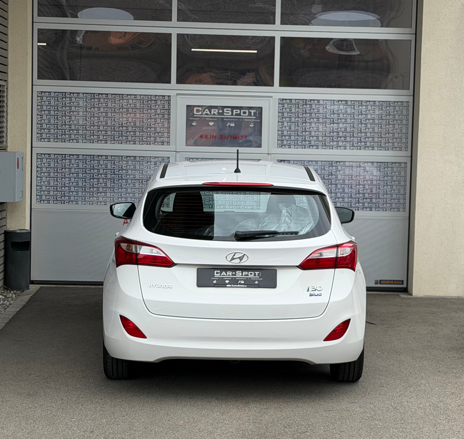 HYUNDAI i30 Wagon 1.4 Comfort-image-4