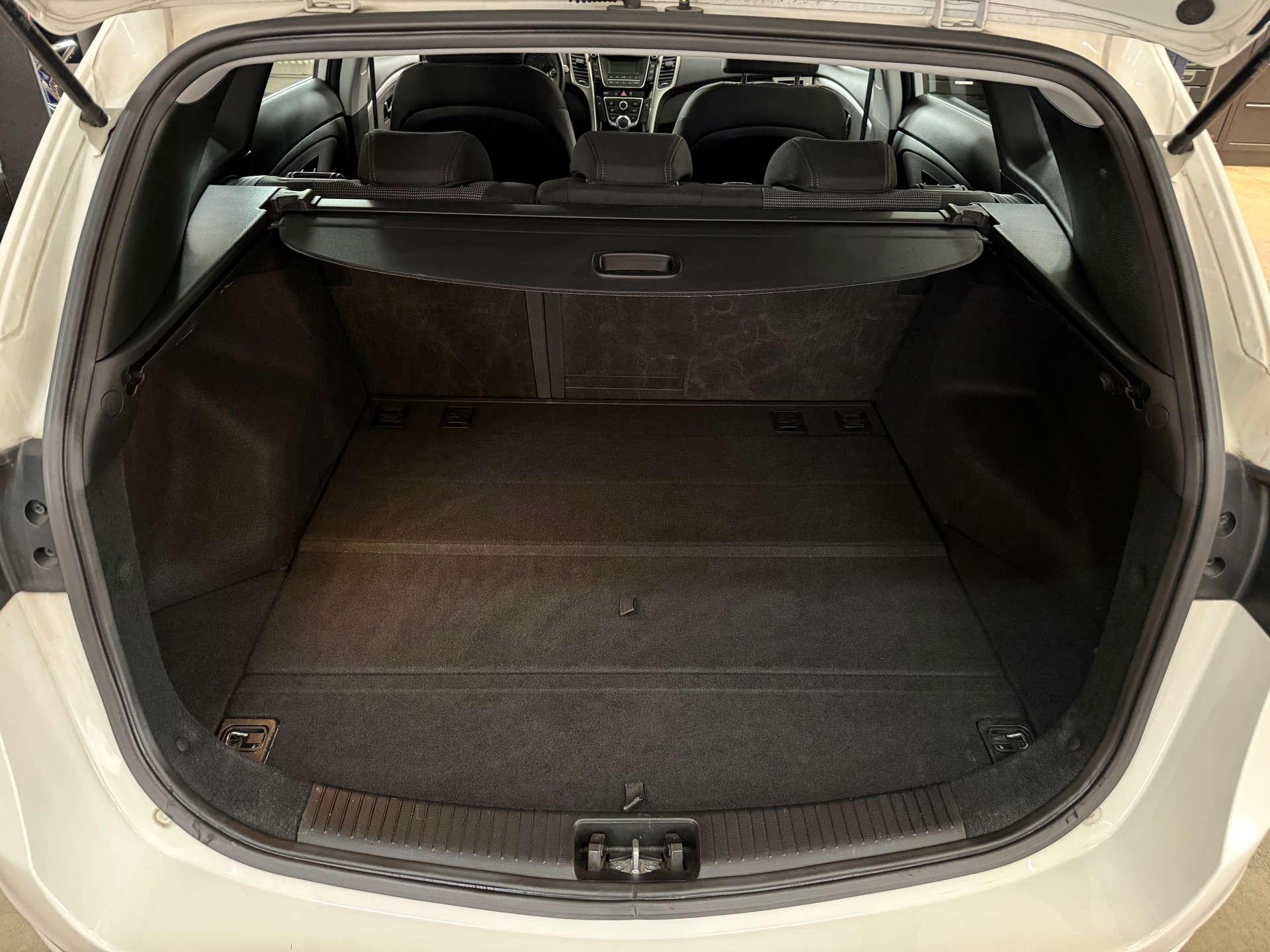 HYUNDAI i30 Wagon 1.4 Comfort-image-16