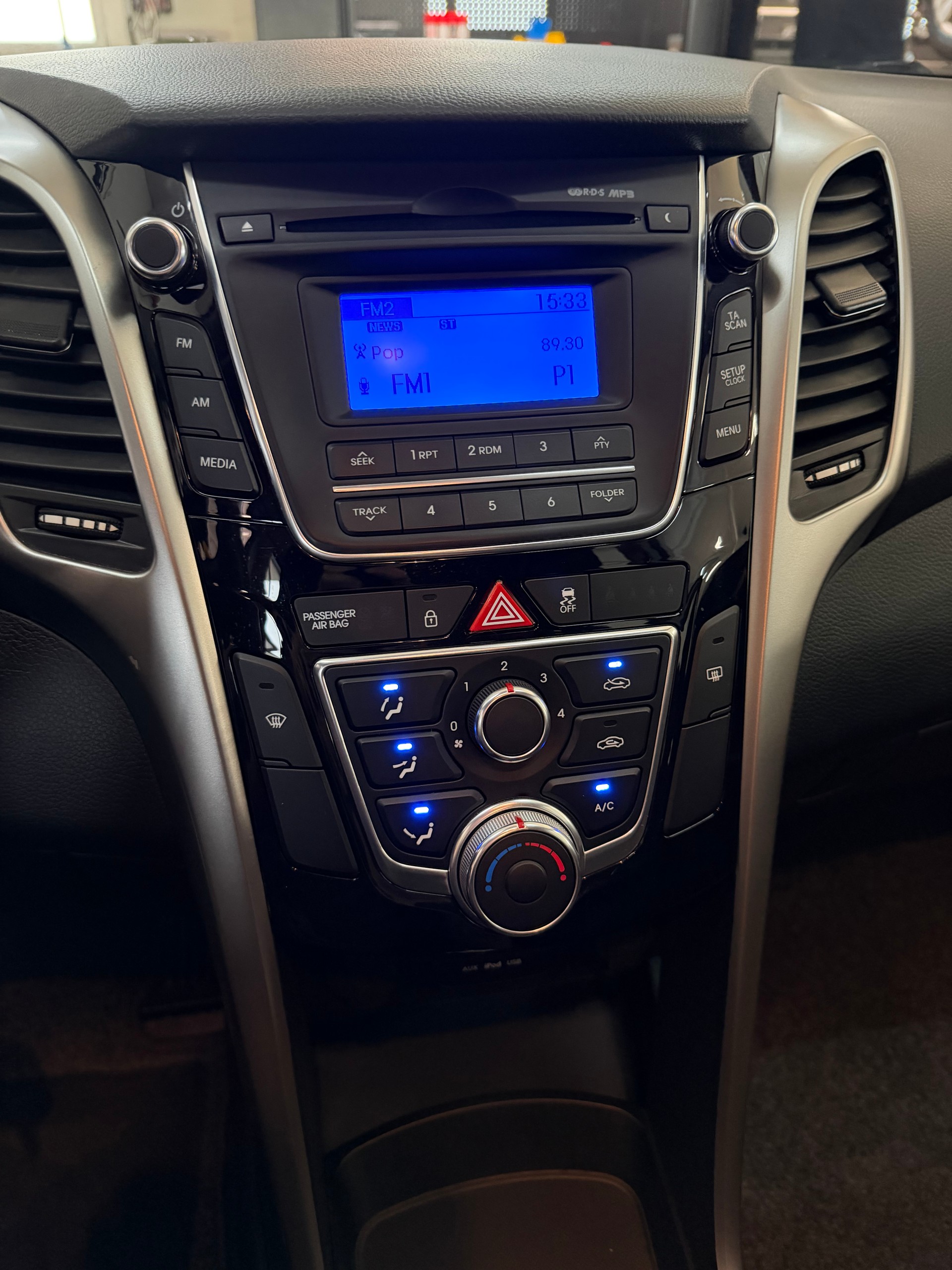 HYUNDAI i30 Wagon 1.4 Comfort-image-12