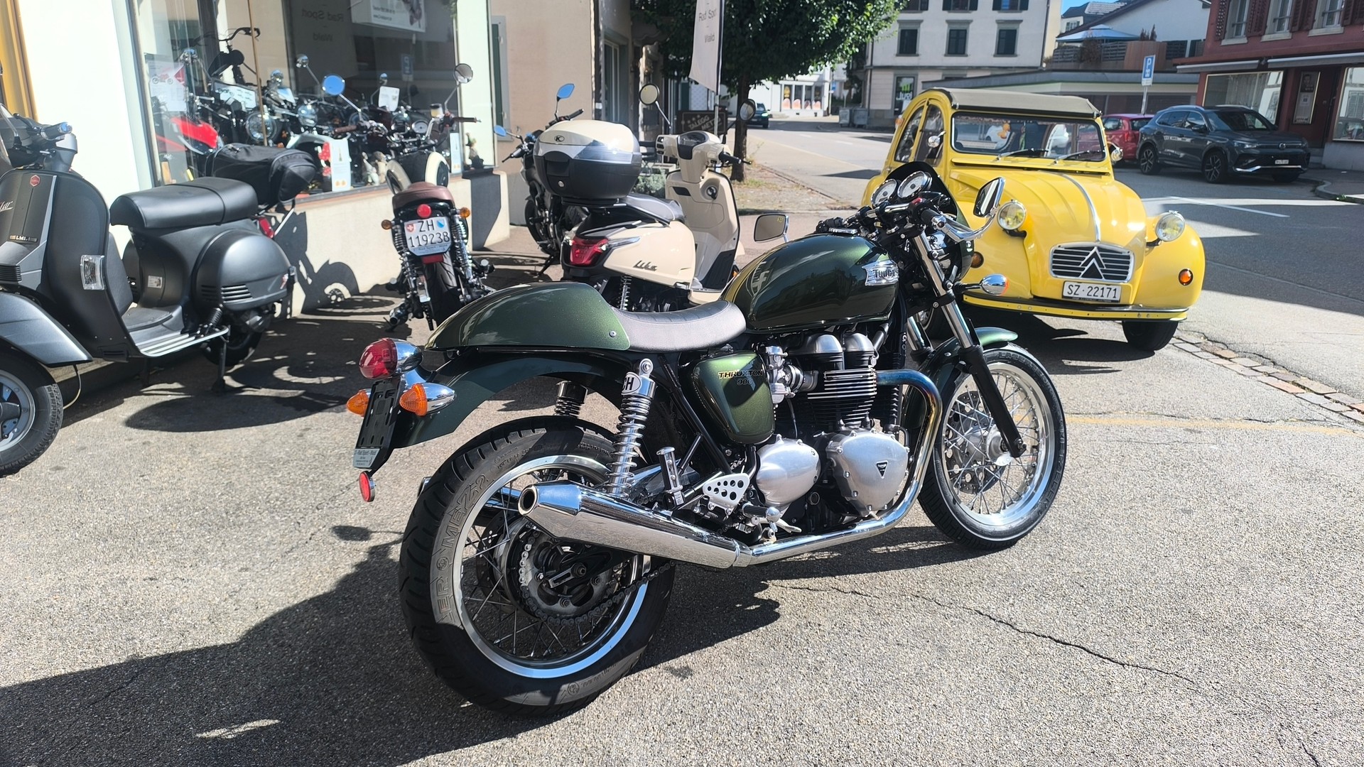 TRIUMPH Thruxton-image-4