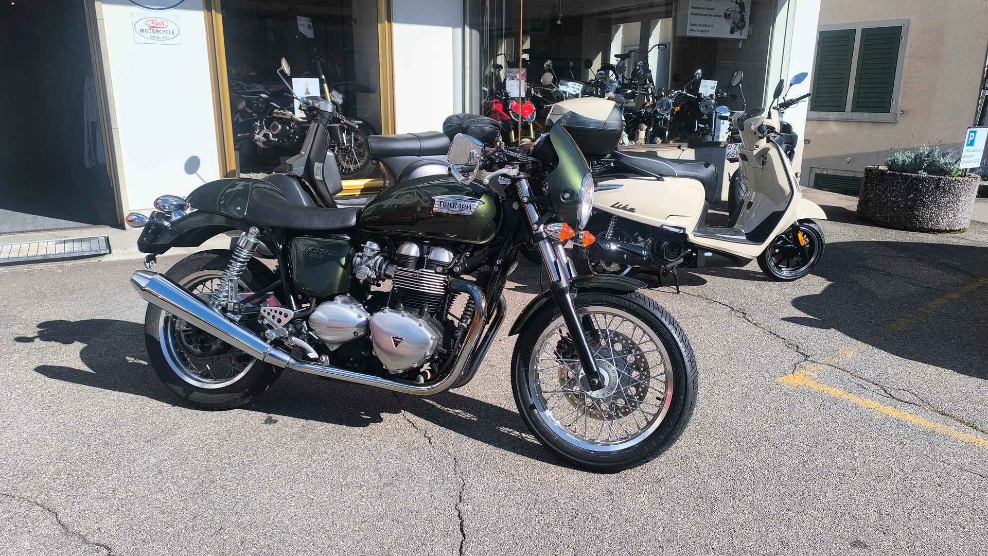 TRIUMPH Thruxton-image-2