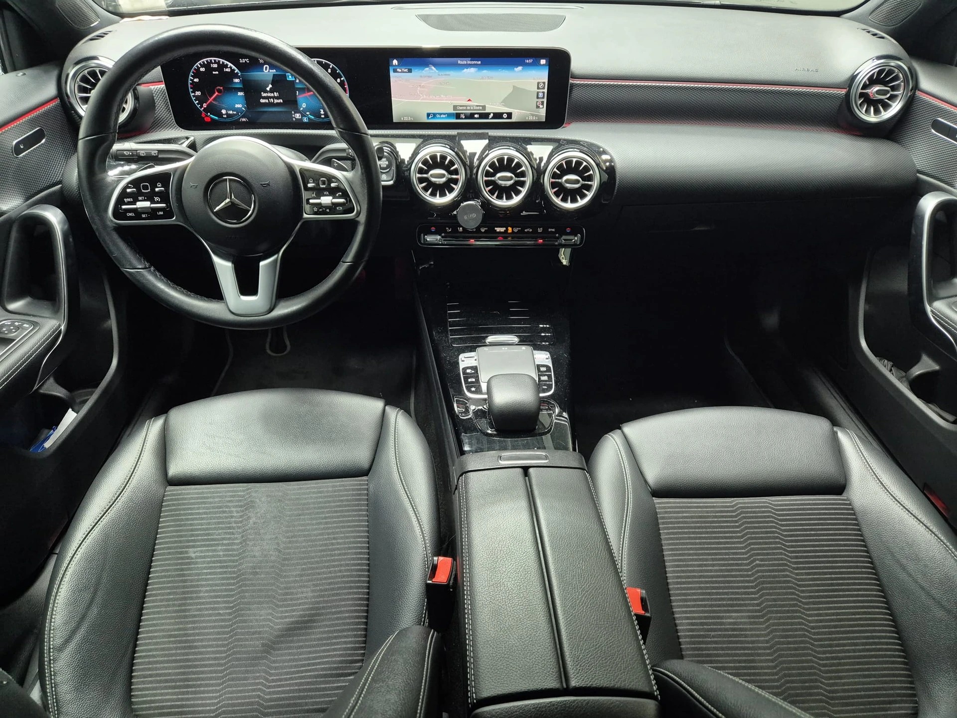 MERCEDES-BENZ A 180 Progressive 7G-DCT - Caméra de recul-image-15