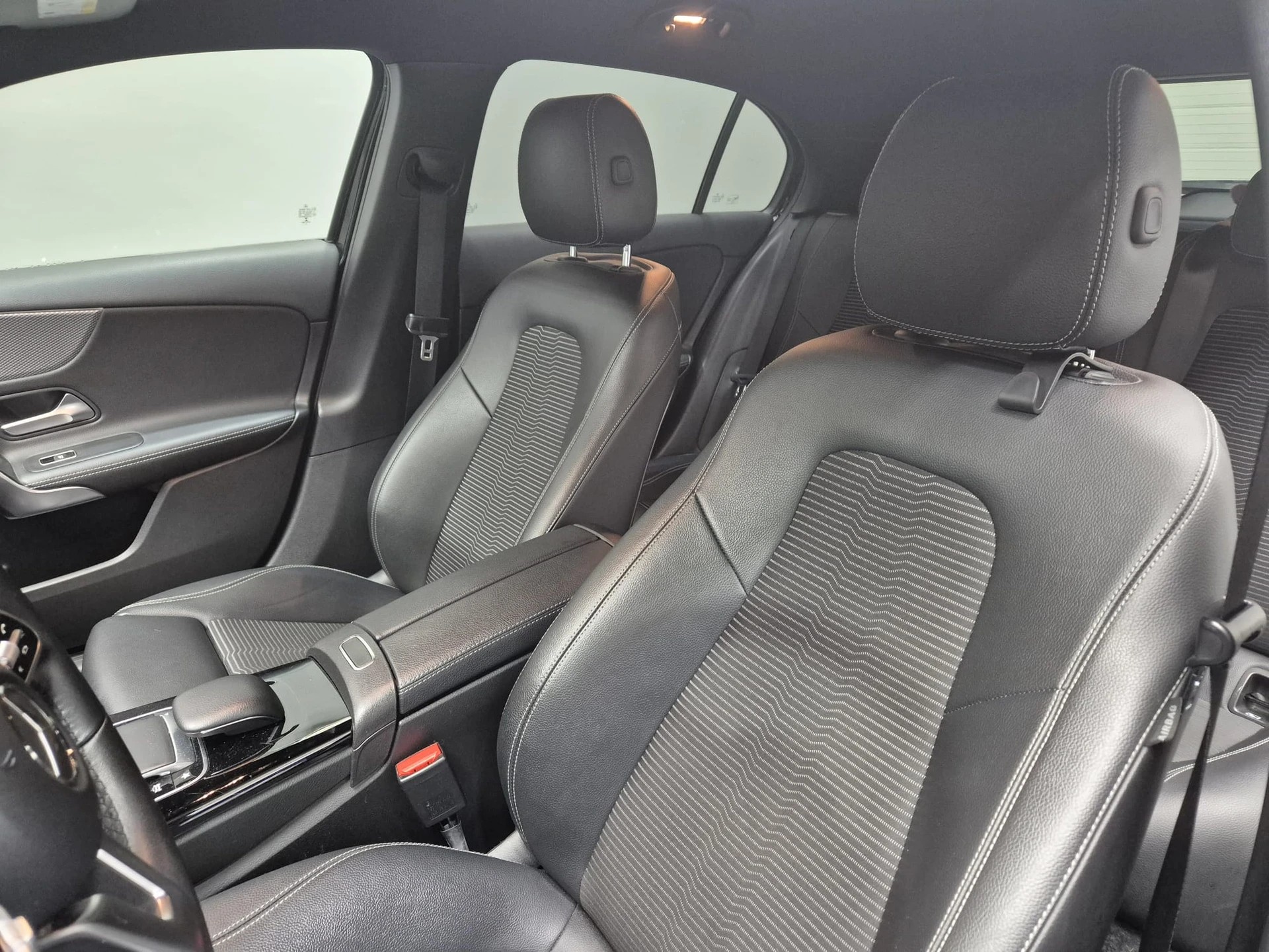 MERCEDES-BENZ A 180 Progressive 7G-DCT - Caméra de recul-image-7