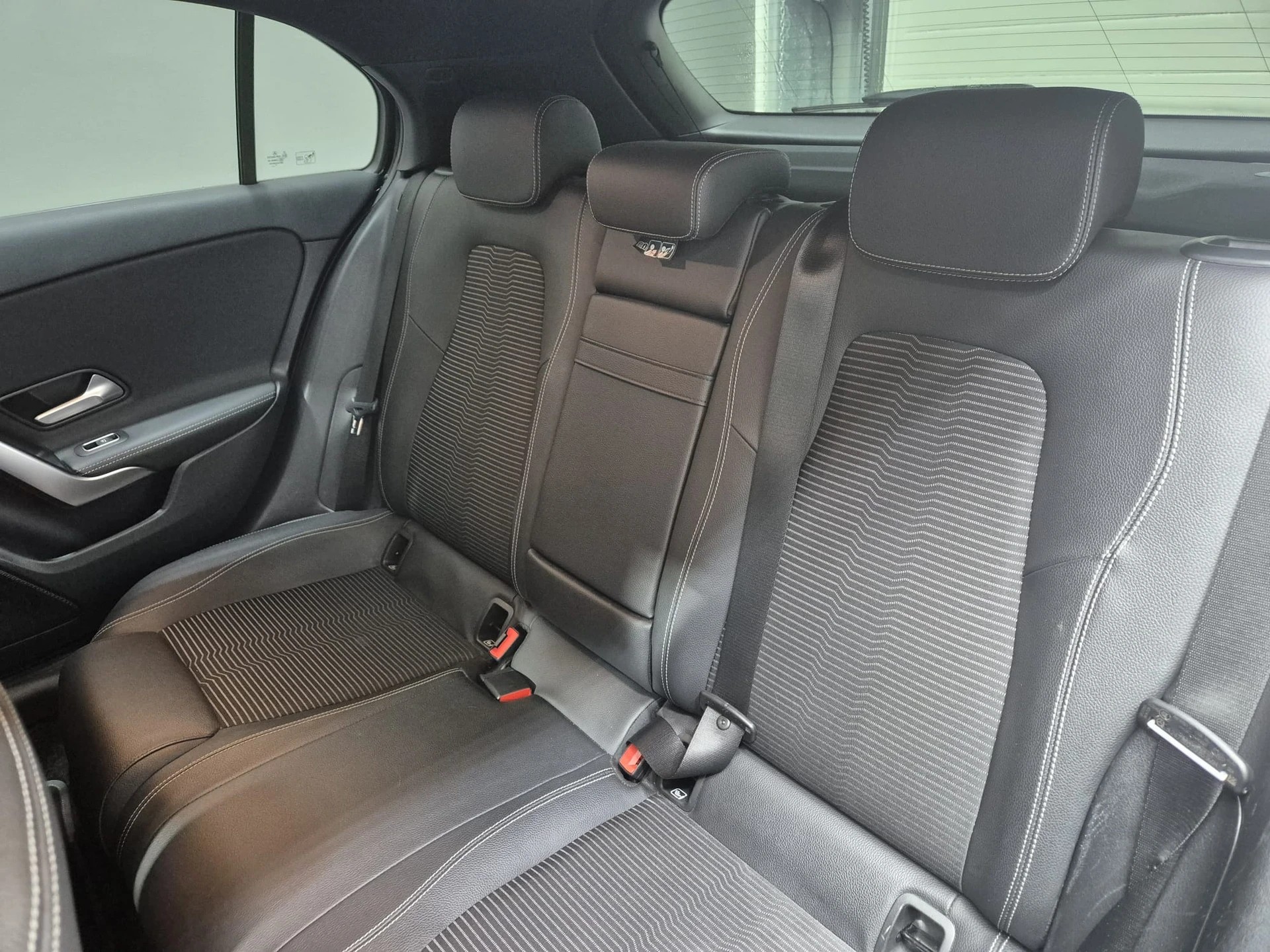 MERCEDES-BENZ A 180 Progressive 7G-DCT - Caméra de recul-image-10