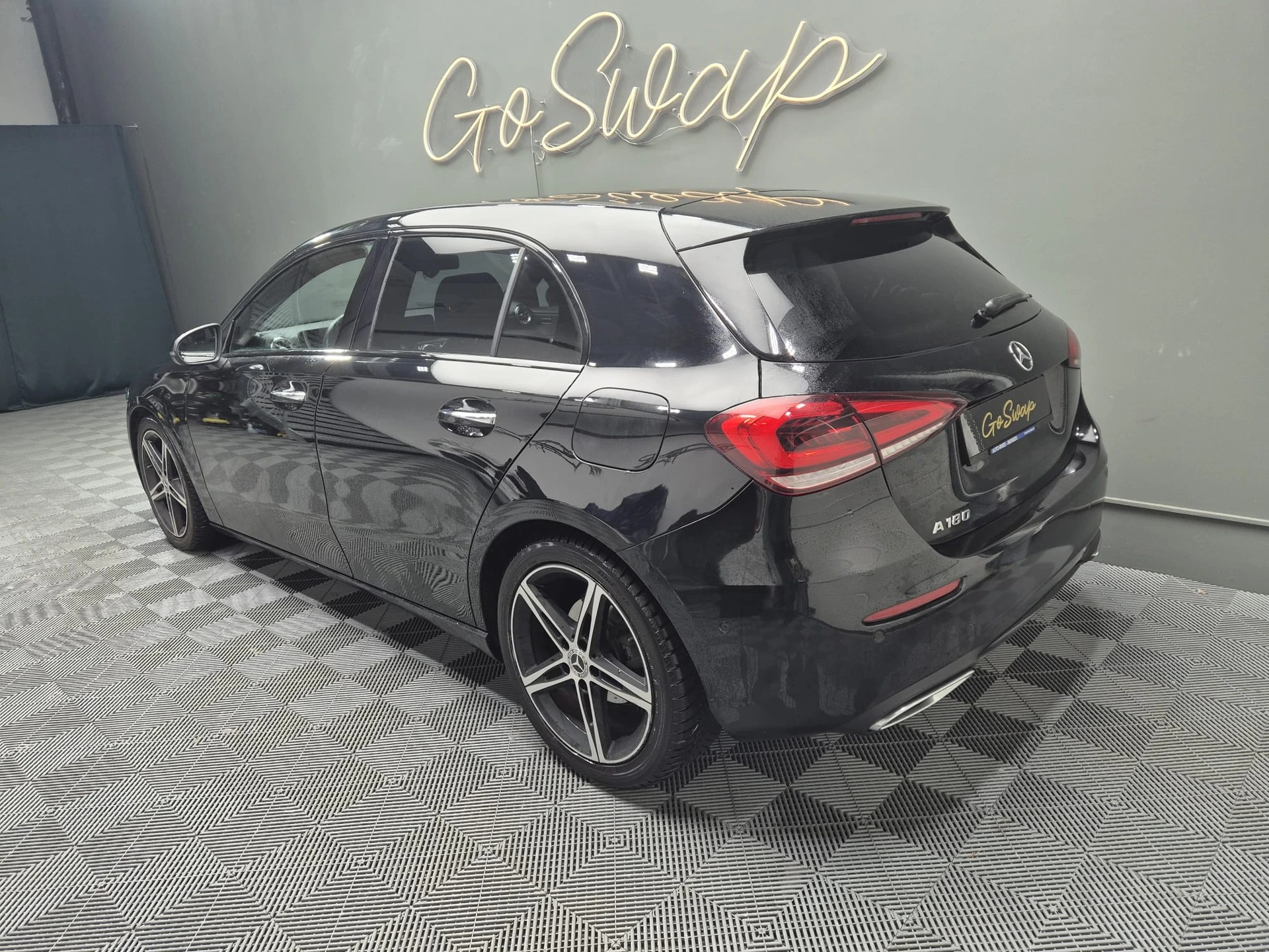 MERCEDES-BENZ A 180 Progressive 7G-DCT - Caméra de recul-image-6