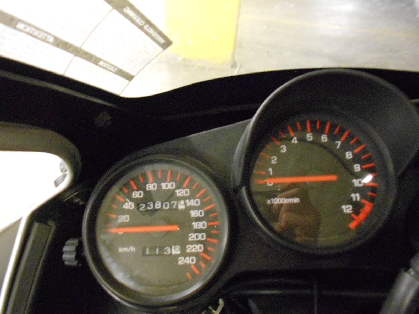 YAMAHA FZ 750-image-1