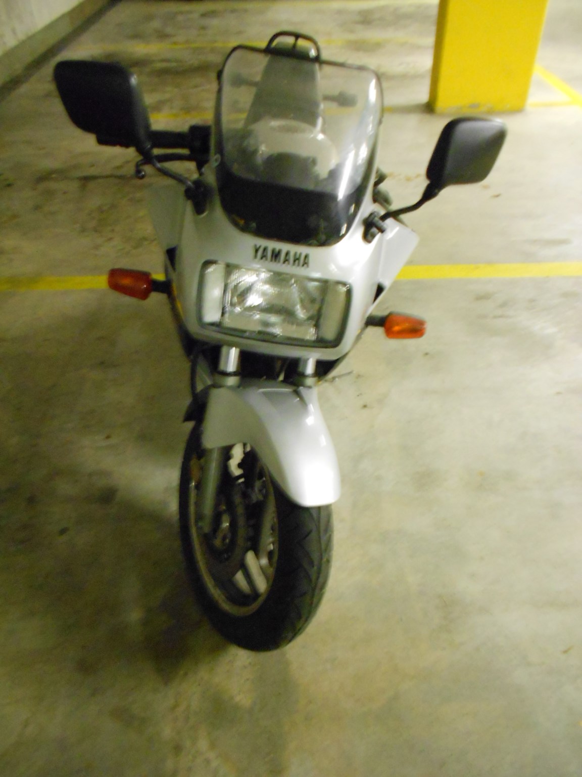 YAMAHA FZ 750-image-4