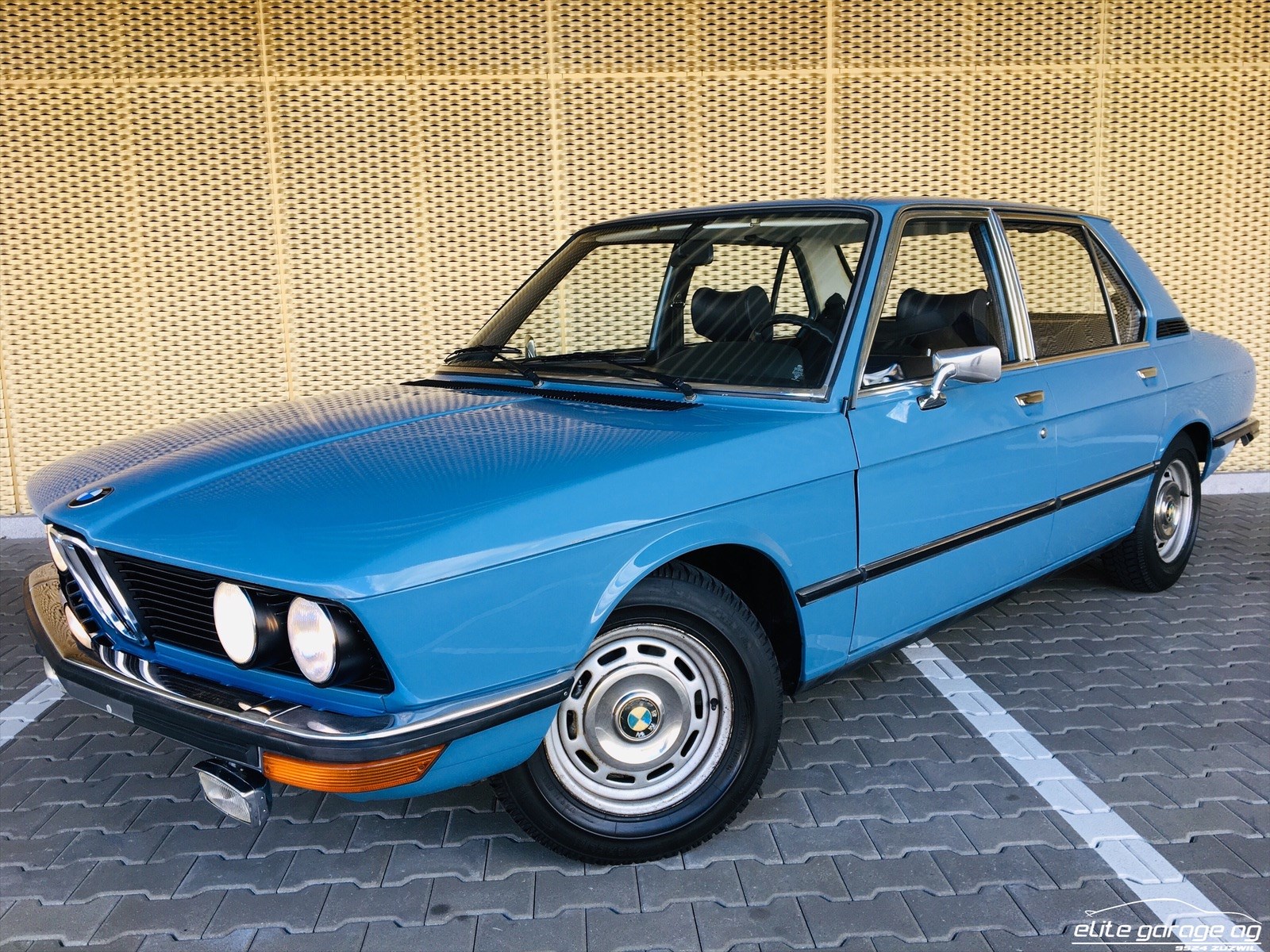 BMW 518 E12
