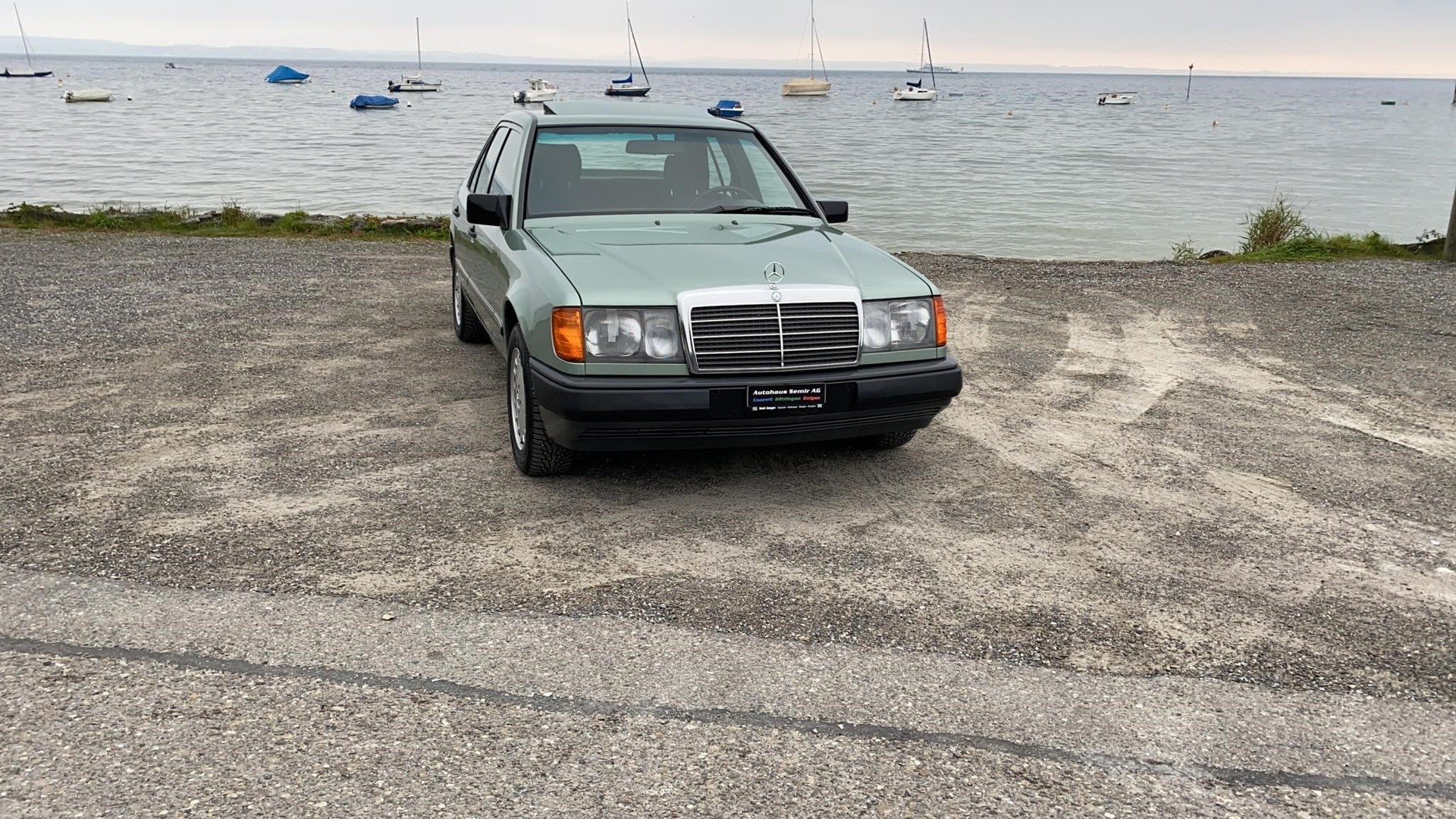 MERCEDES-BENZ 260 E-image-1