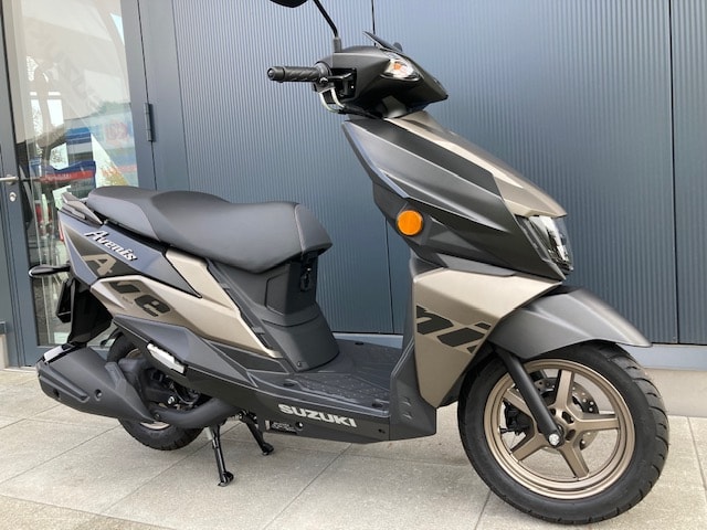 SUZUKI AVENIS 125-image-1