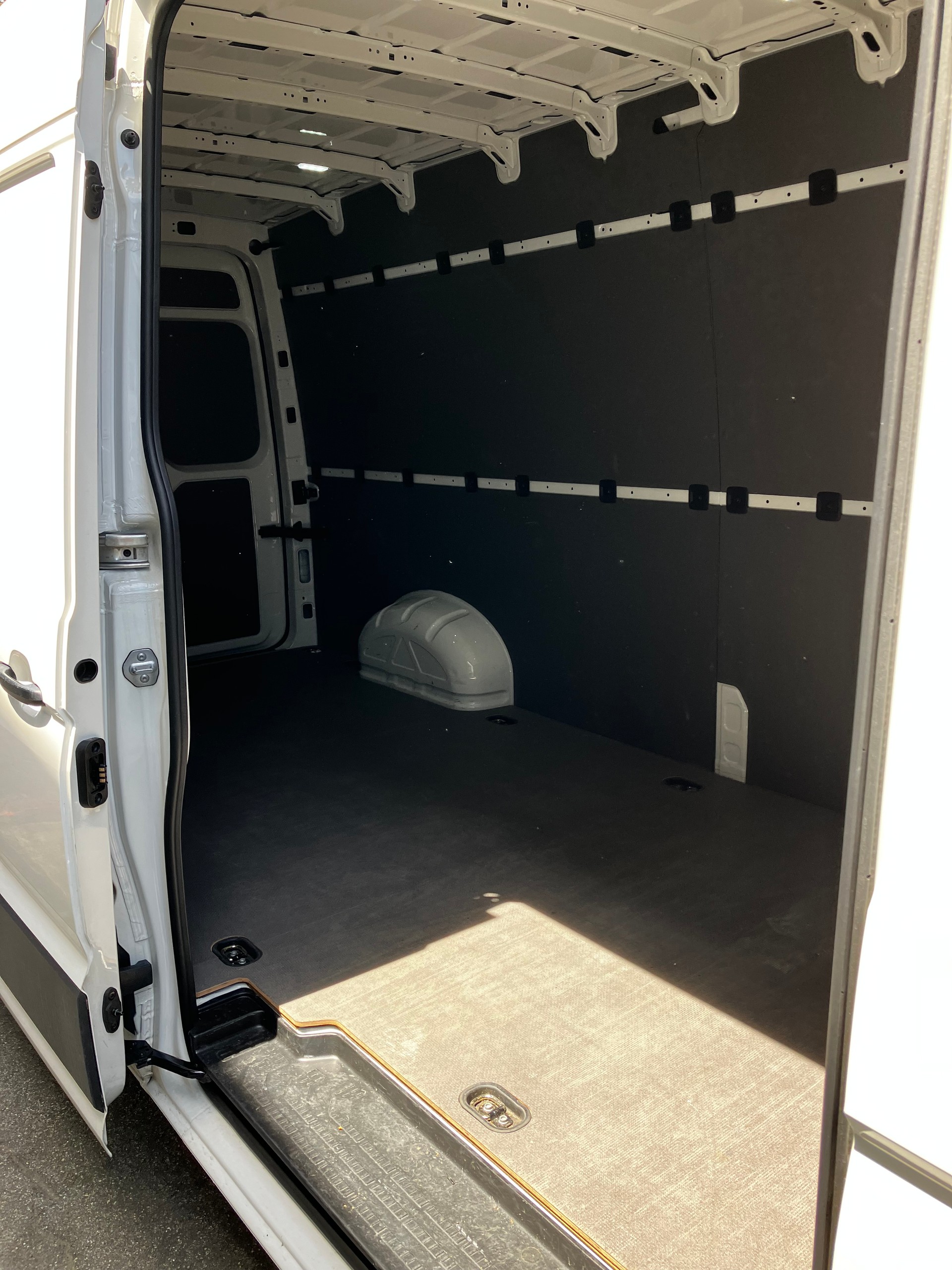 VW Crafter 35 2.0 BiTDI Entry L4 A-image-4