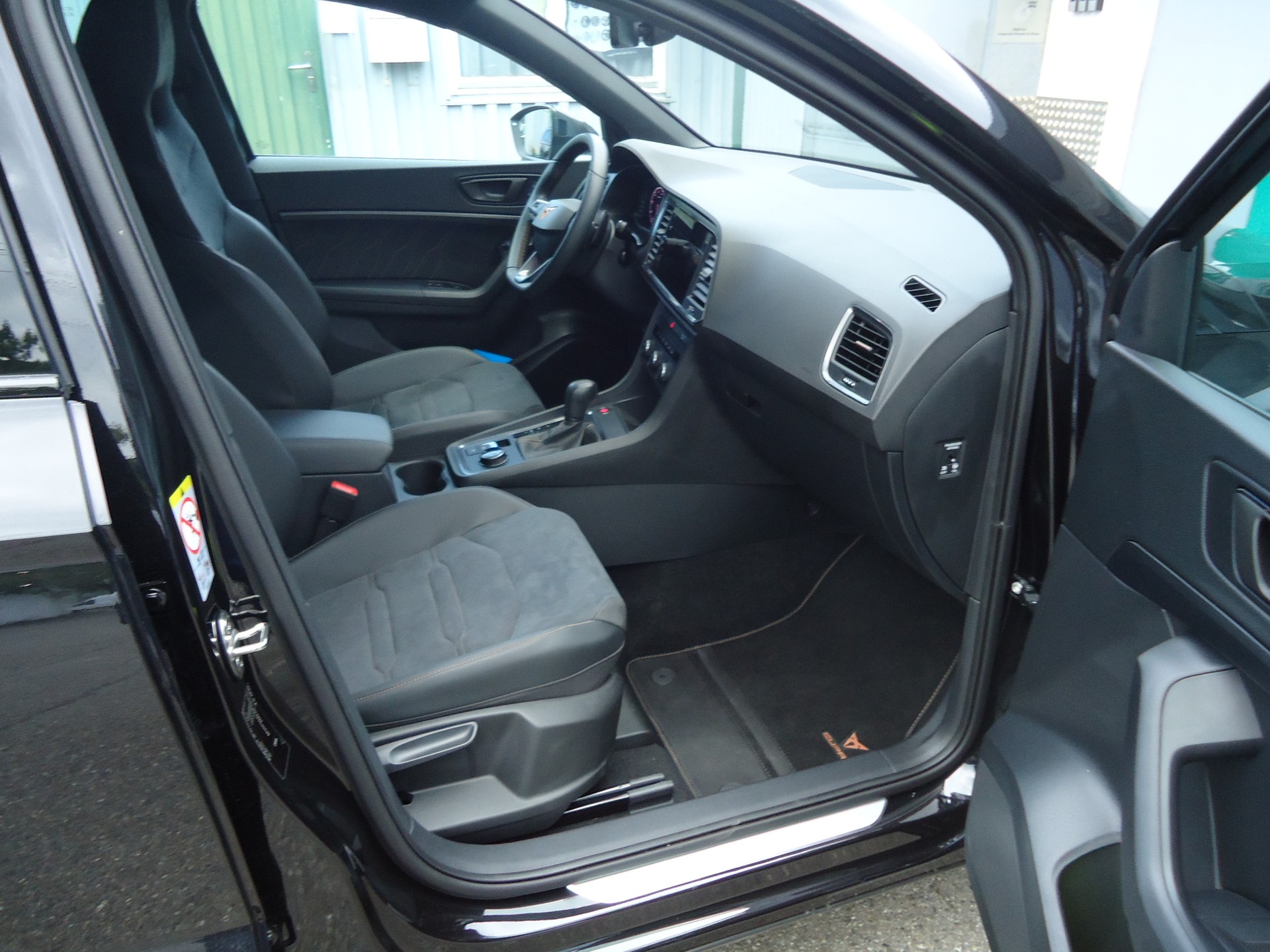 CUPRA Ateca 2.0TSI Inicio 4Drive DSG...... 60 Mt. WERKSGARANTIE ! !-image-4