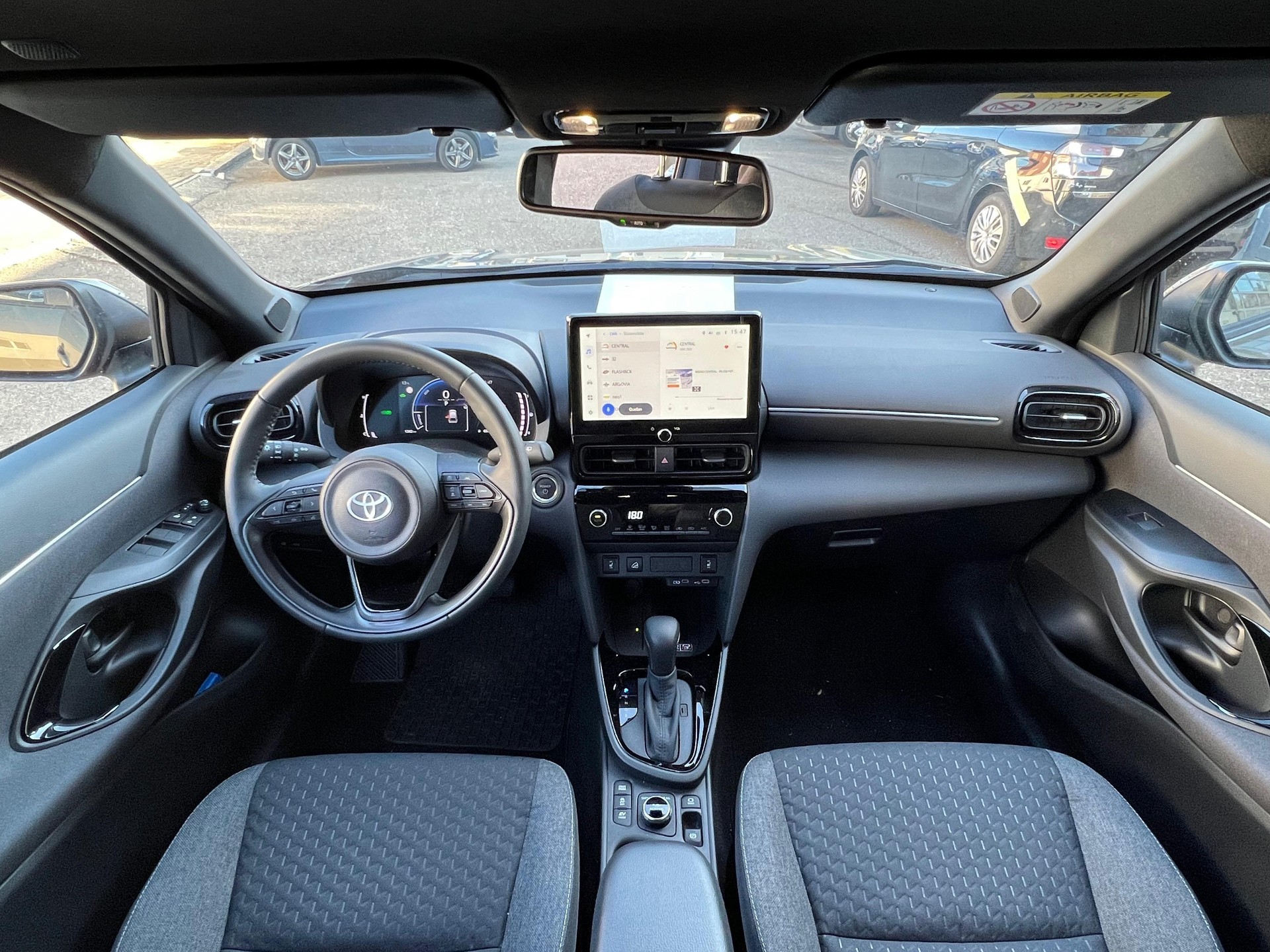 TOYOTA Yaris Cross 1.5 VVT-i HSD Trend AWD-i-image-11