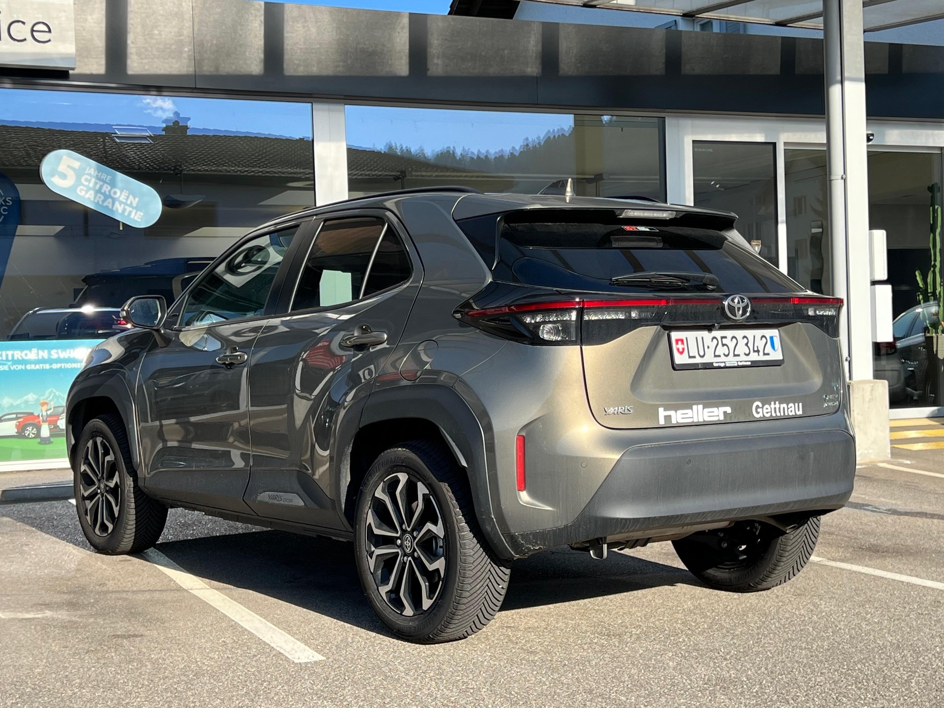 TOYOTA Yaris Cross 1.5 VVT-i HSD Trend AWD-i-image-5
