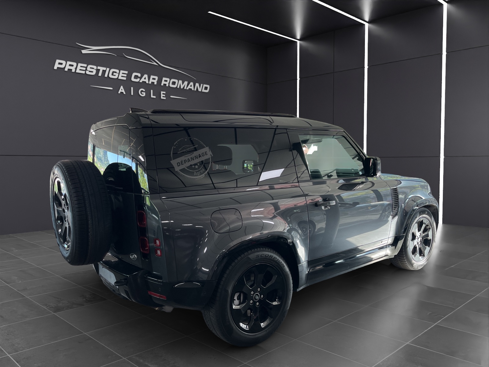 LAND ROVER Defender 90 P400 I6 X-Dynamic HSE 3.0 AT8-image-1