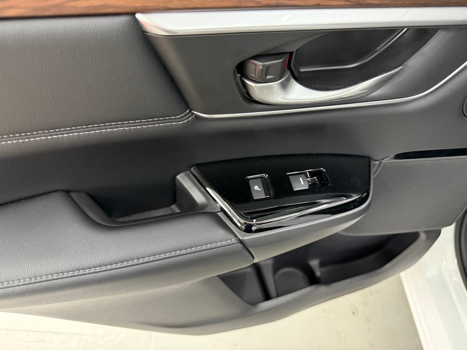 HONDA CR-V 2.0i MMD Execut. 4WD-image-16