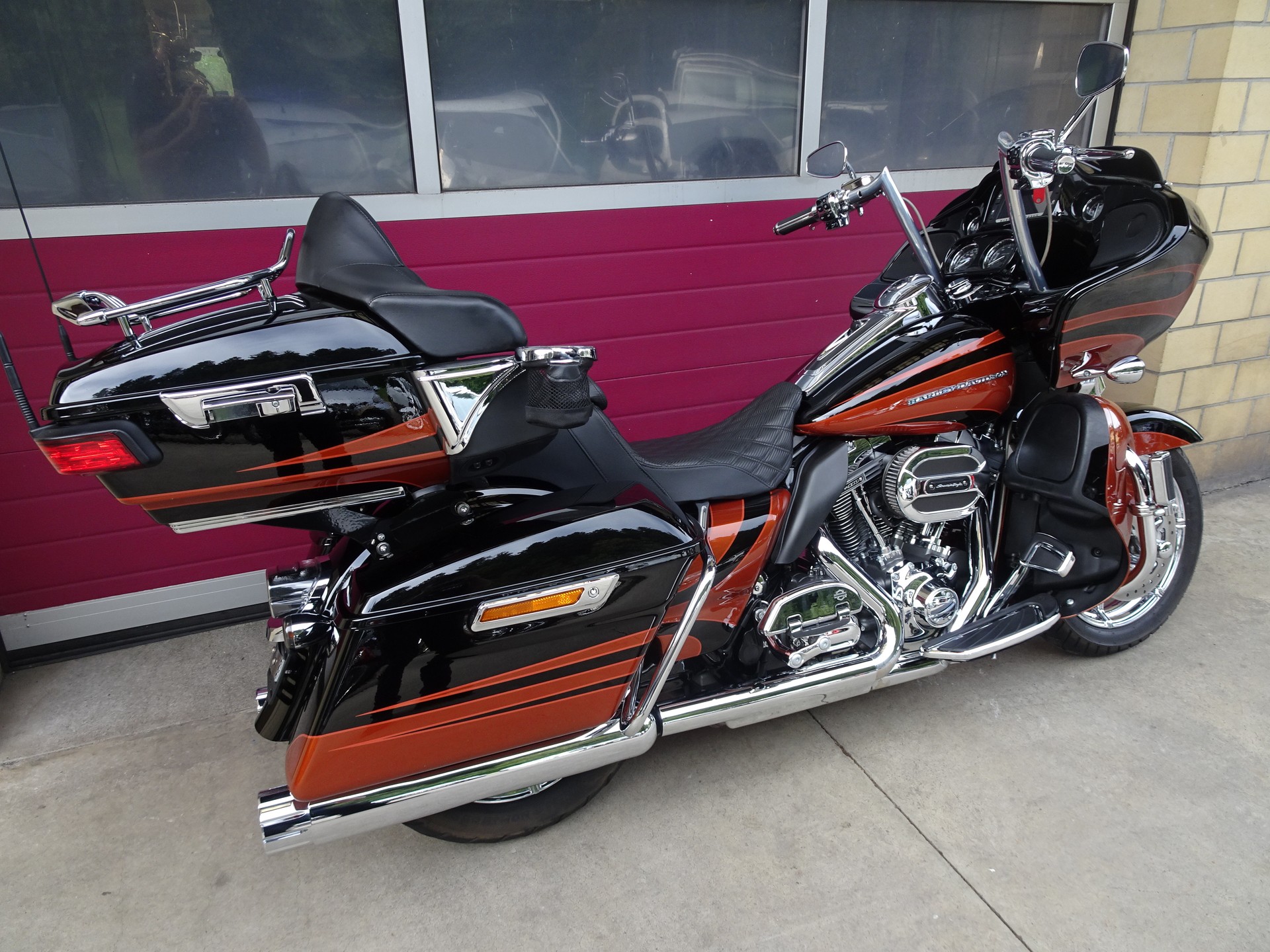 HARLEY-DAVIDSON FLTRUSE Road Glide Ultra ABS CVO-image-3