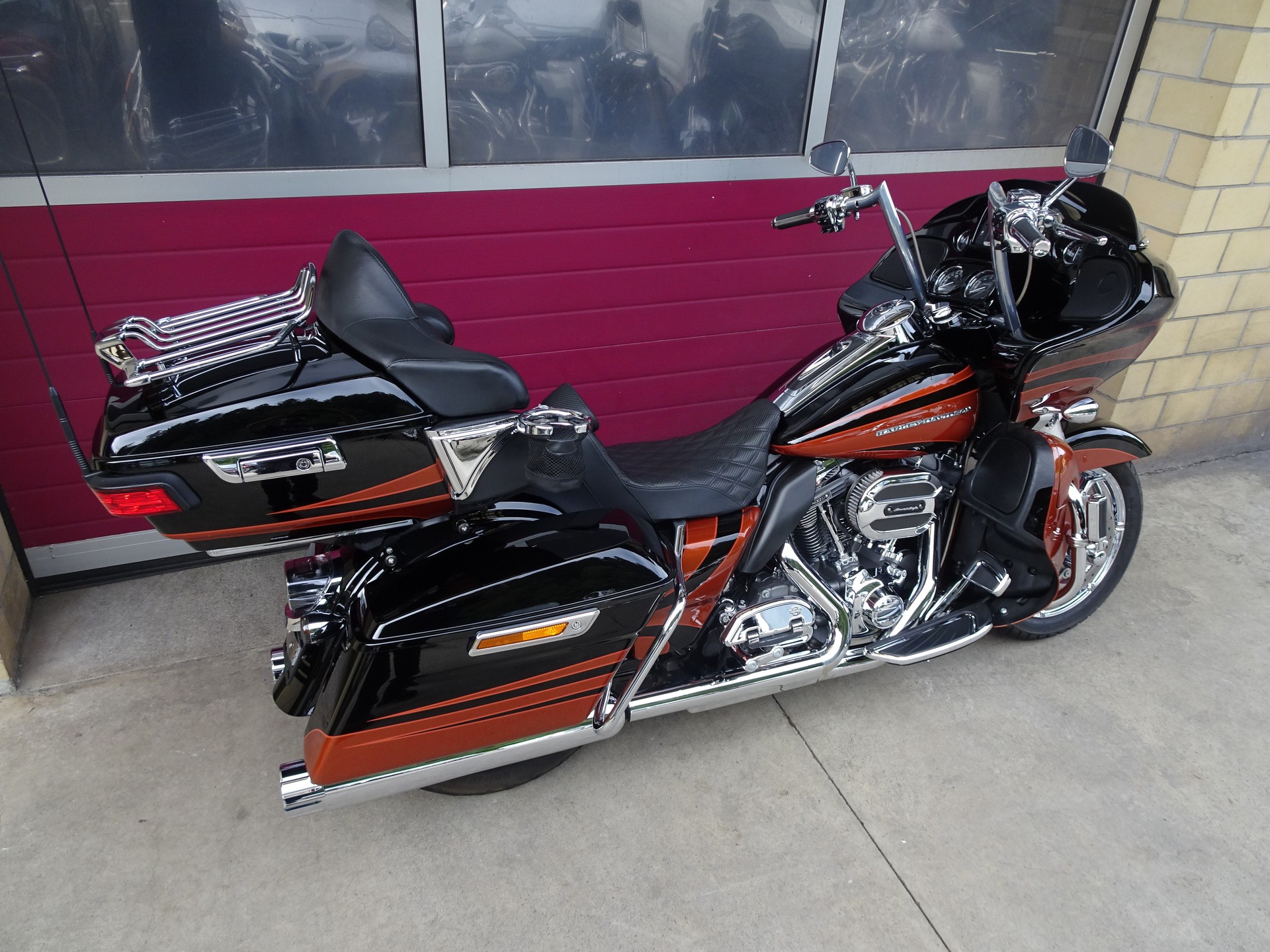 HARLEY-DAVIDSON FLTRUSE Road Glide Ultra ABS CVO-image-14