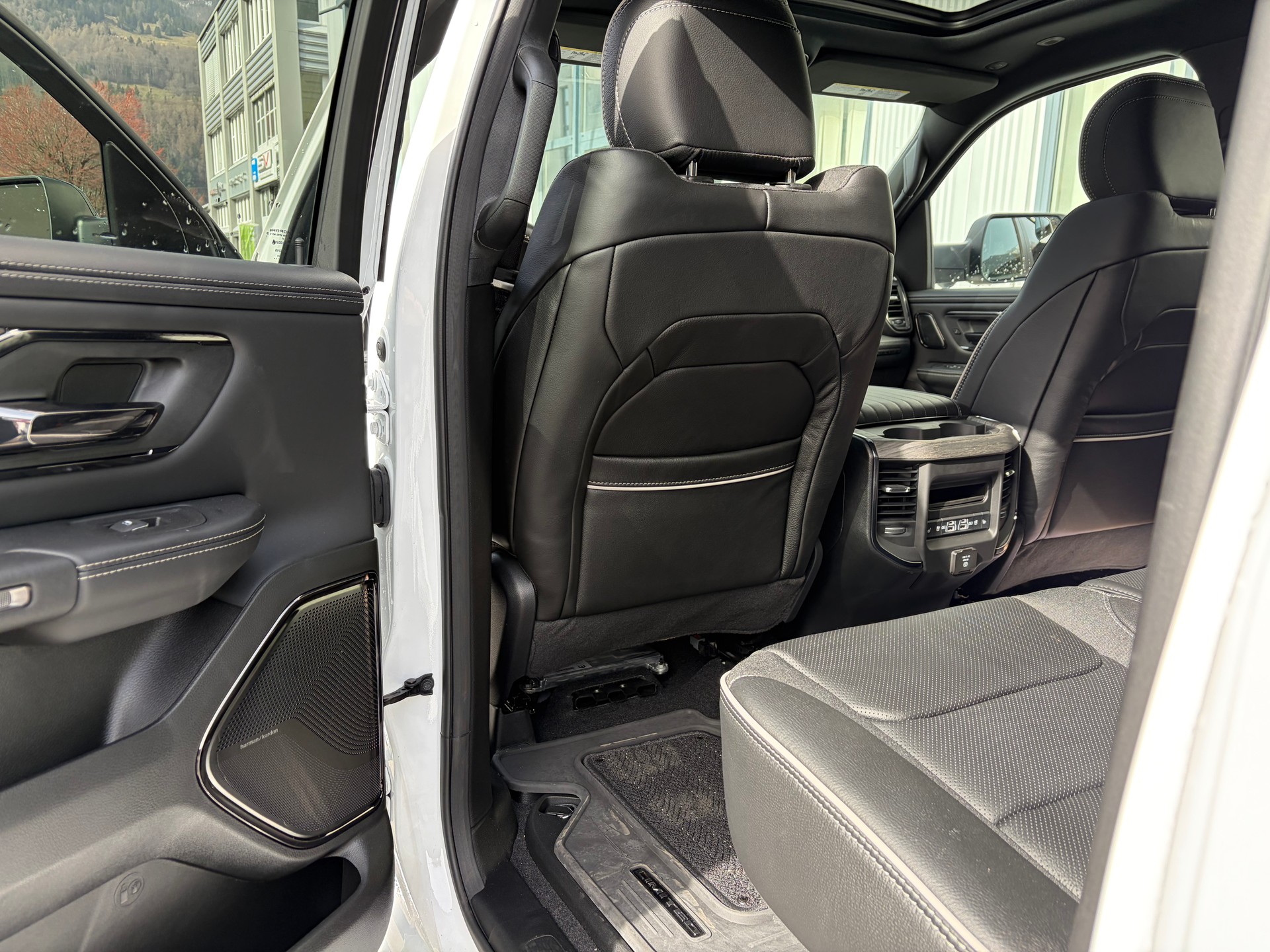 DODGE Ram 1500 Limited Crew Cab 3.0l Hurricane 540 PS-image-8