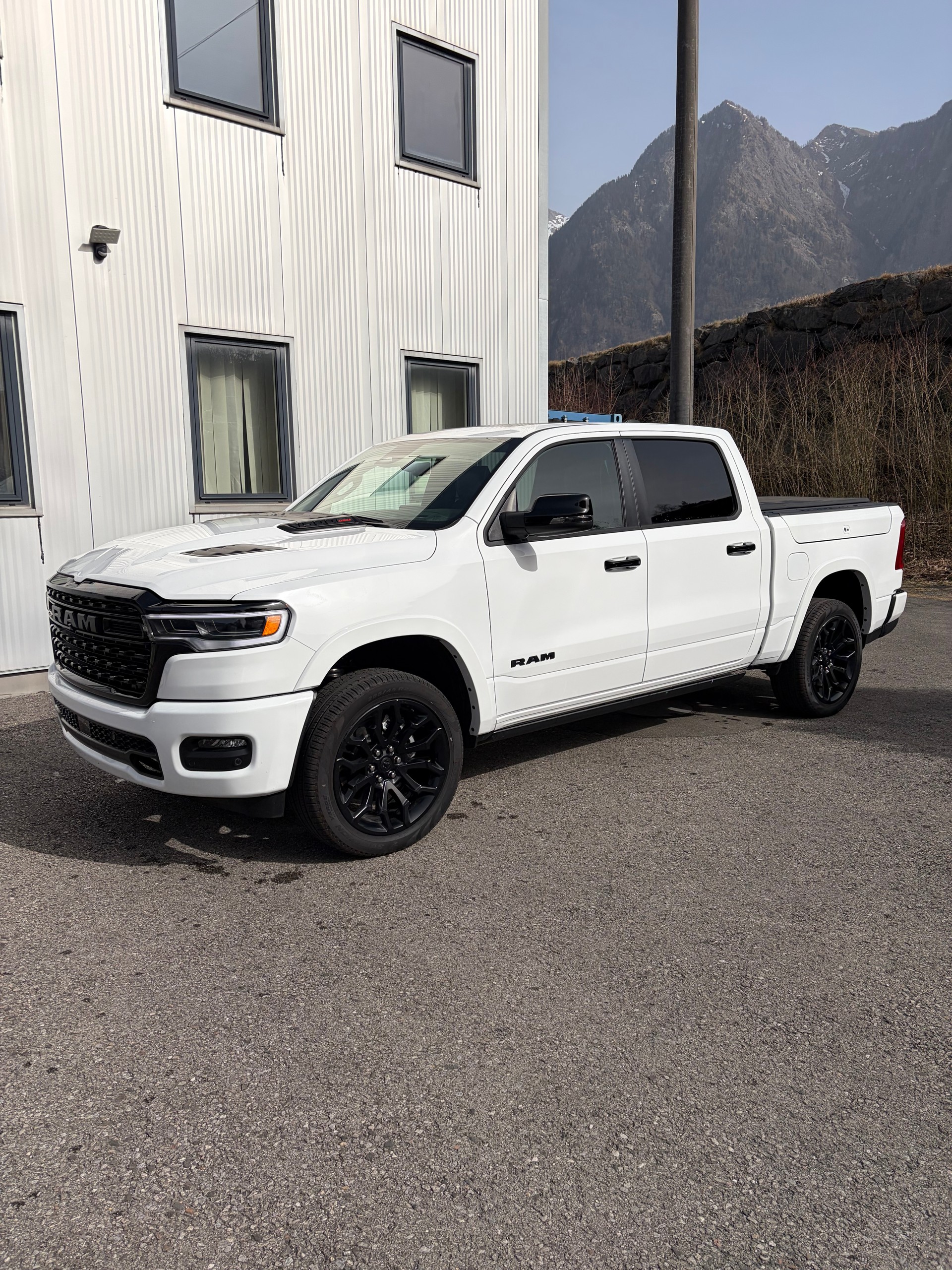DODGE Ram 1500 Limited Crew Cab 3.0l Hurricane 540 PS-image-1