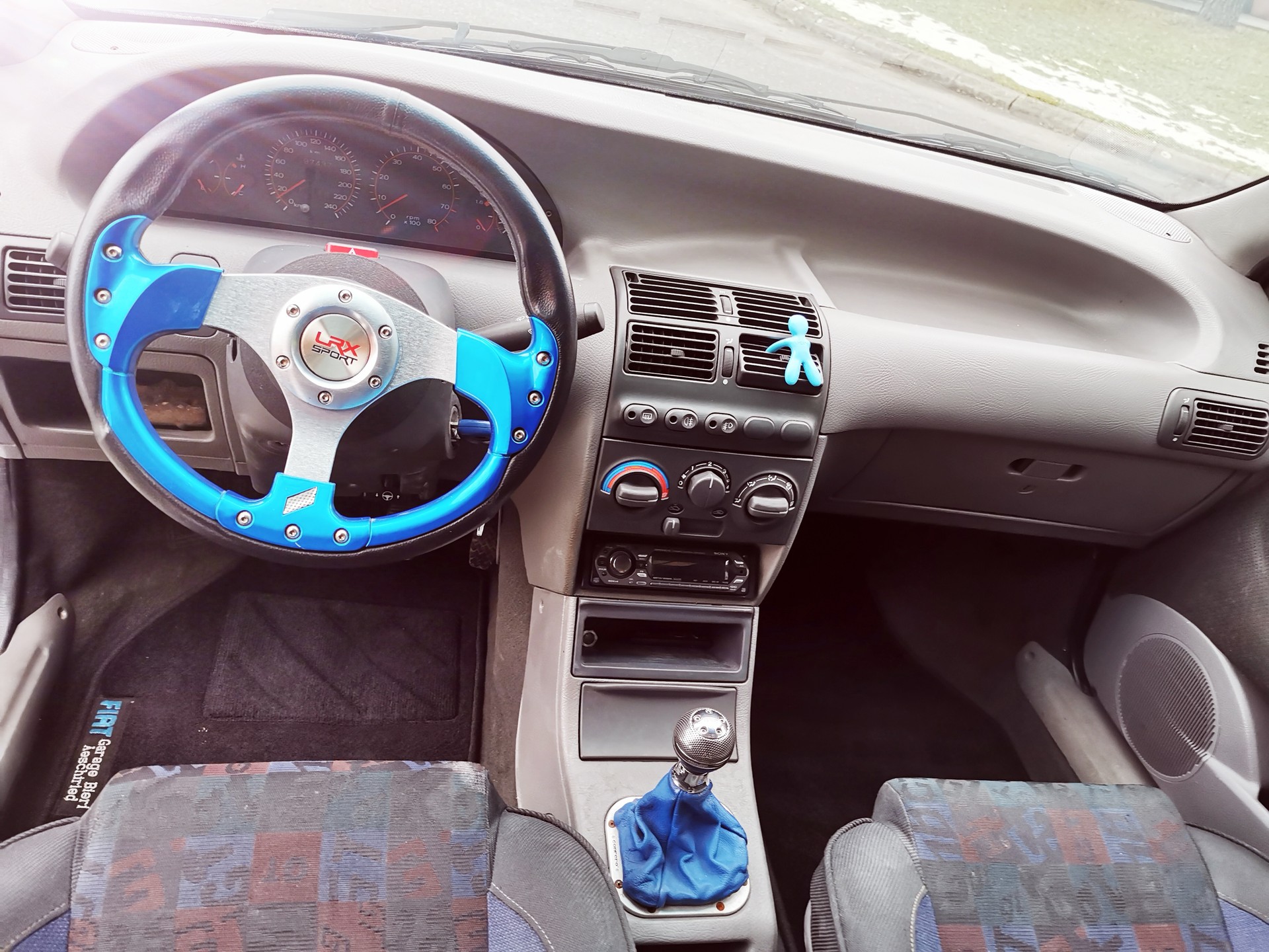FIAT Punto GT-image-4