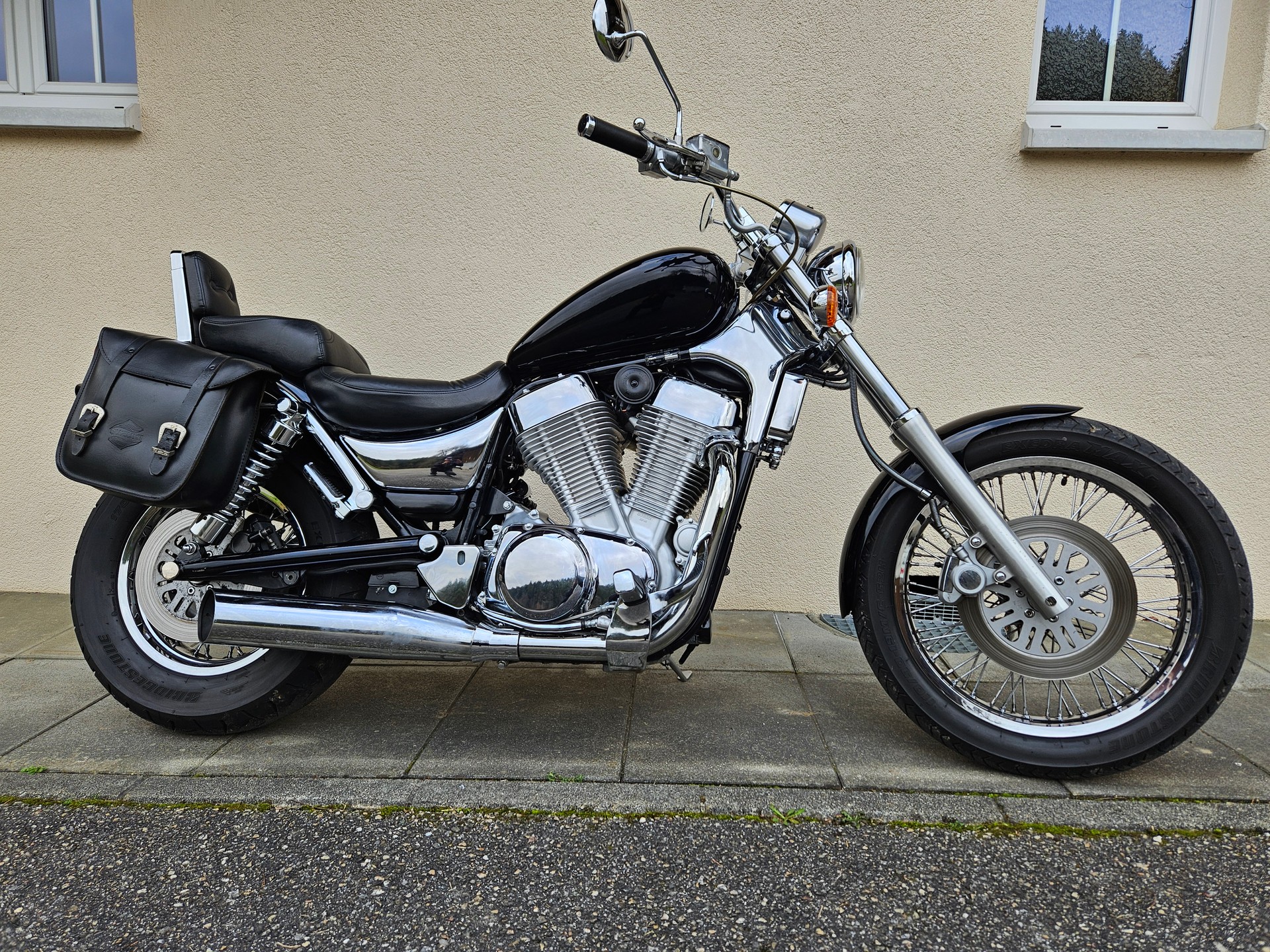 SUZUKI Intruder VS 1400 GLP-image-1