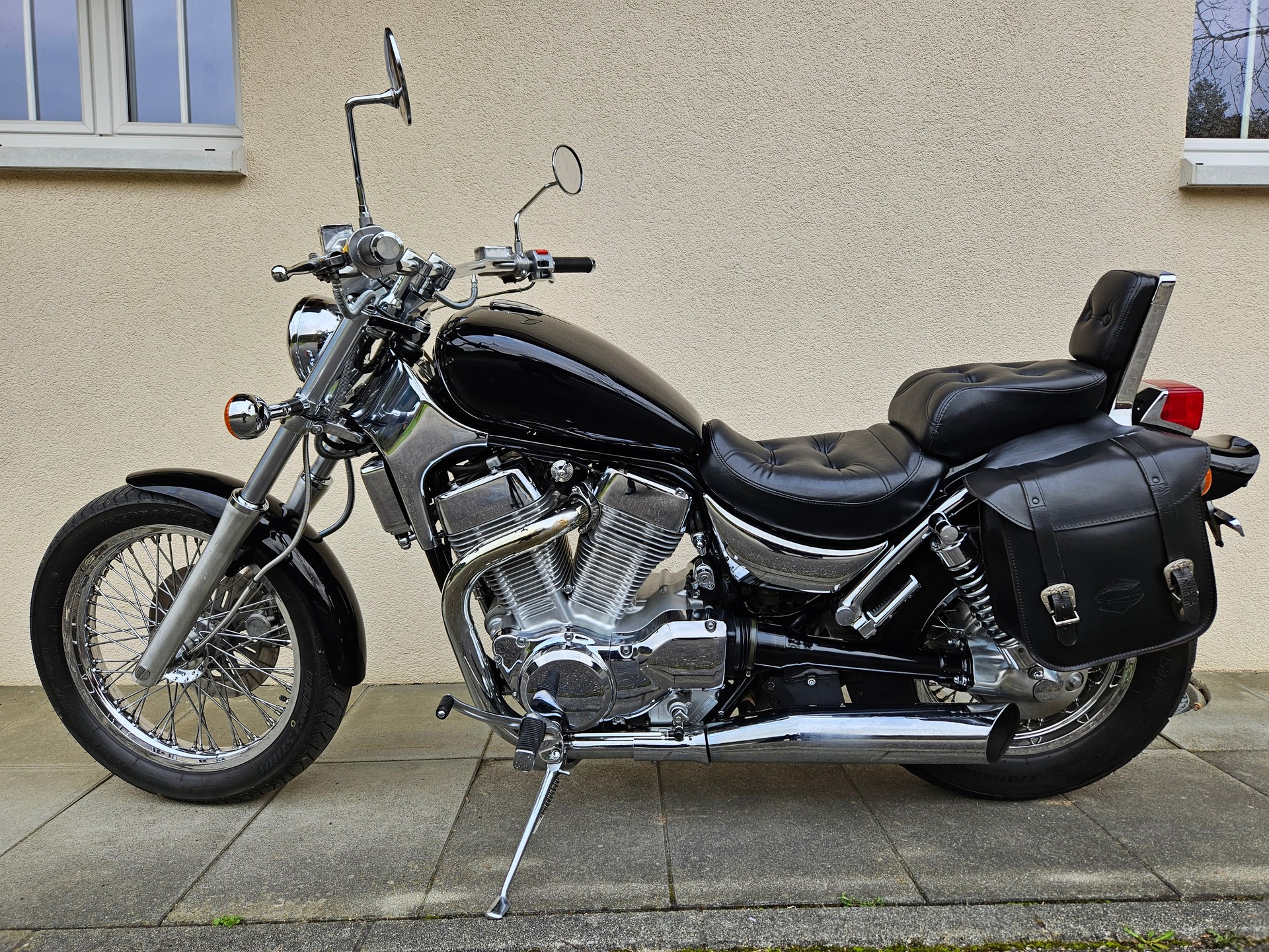 SUZUKI Intruder VS 1400 GLP-image-0